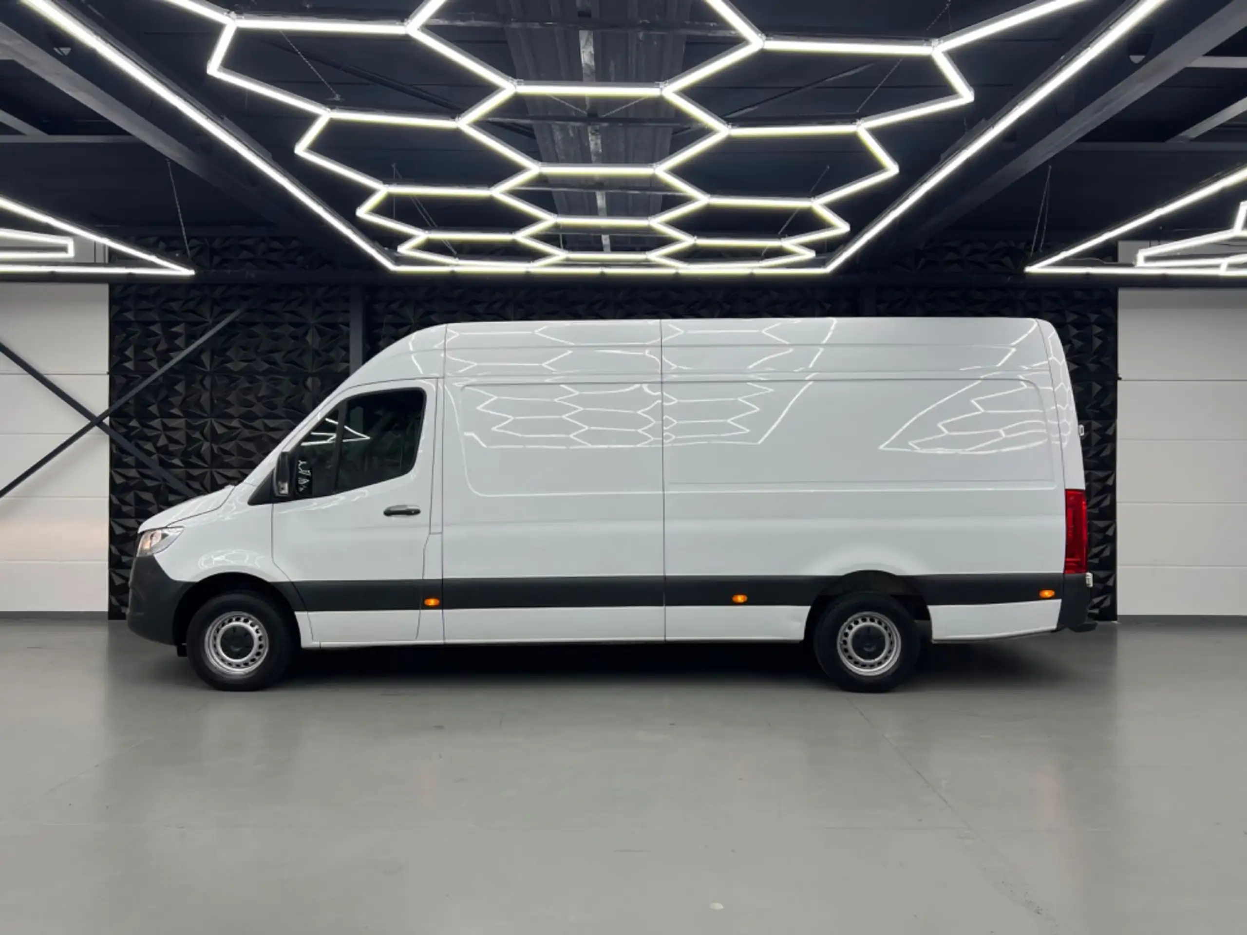 Mercedes-Benz - Sprinter