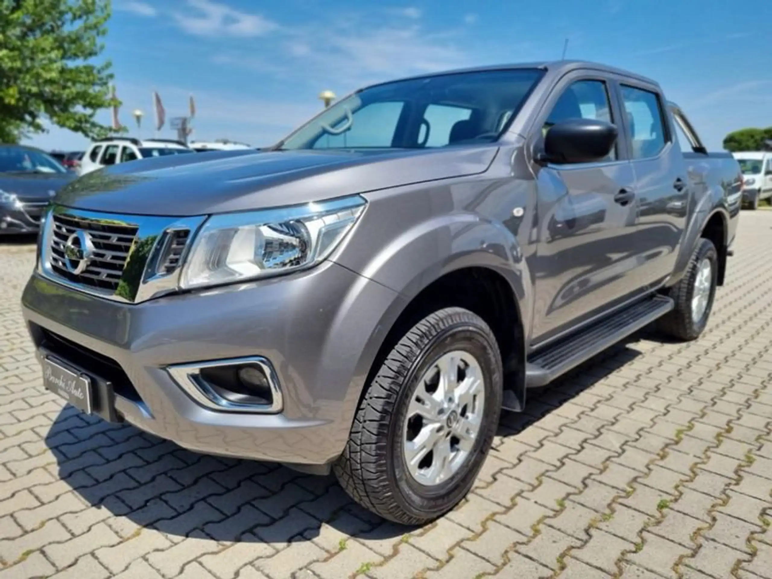 Nissan - Navara