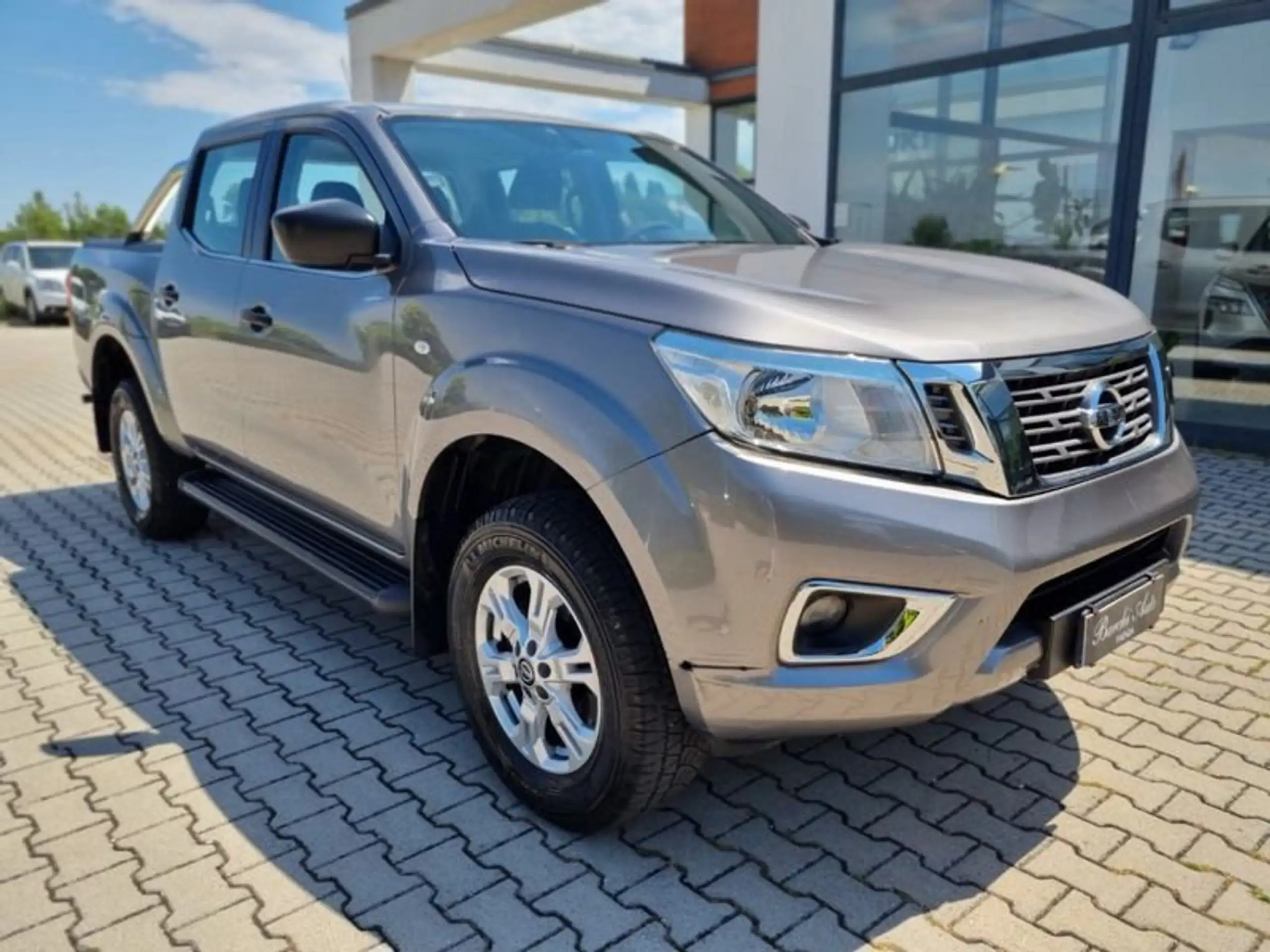 Nissan - Navara