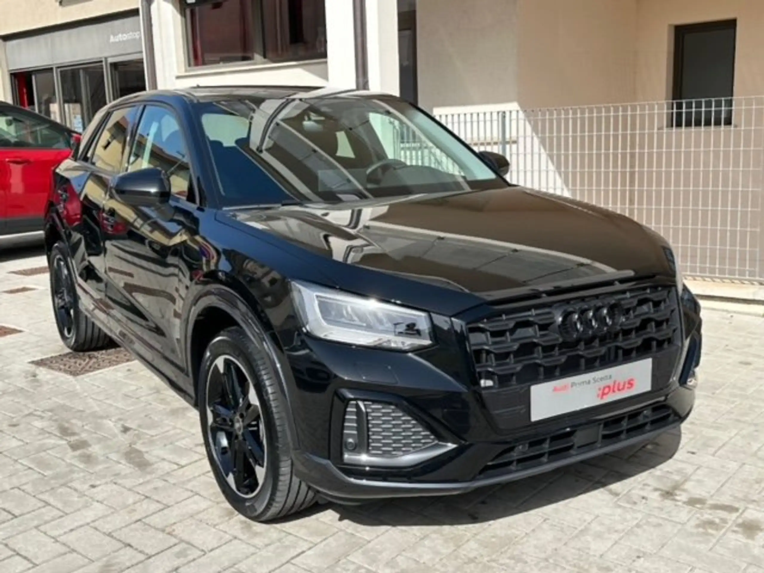 Audi - Q2