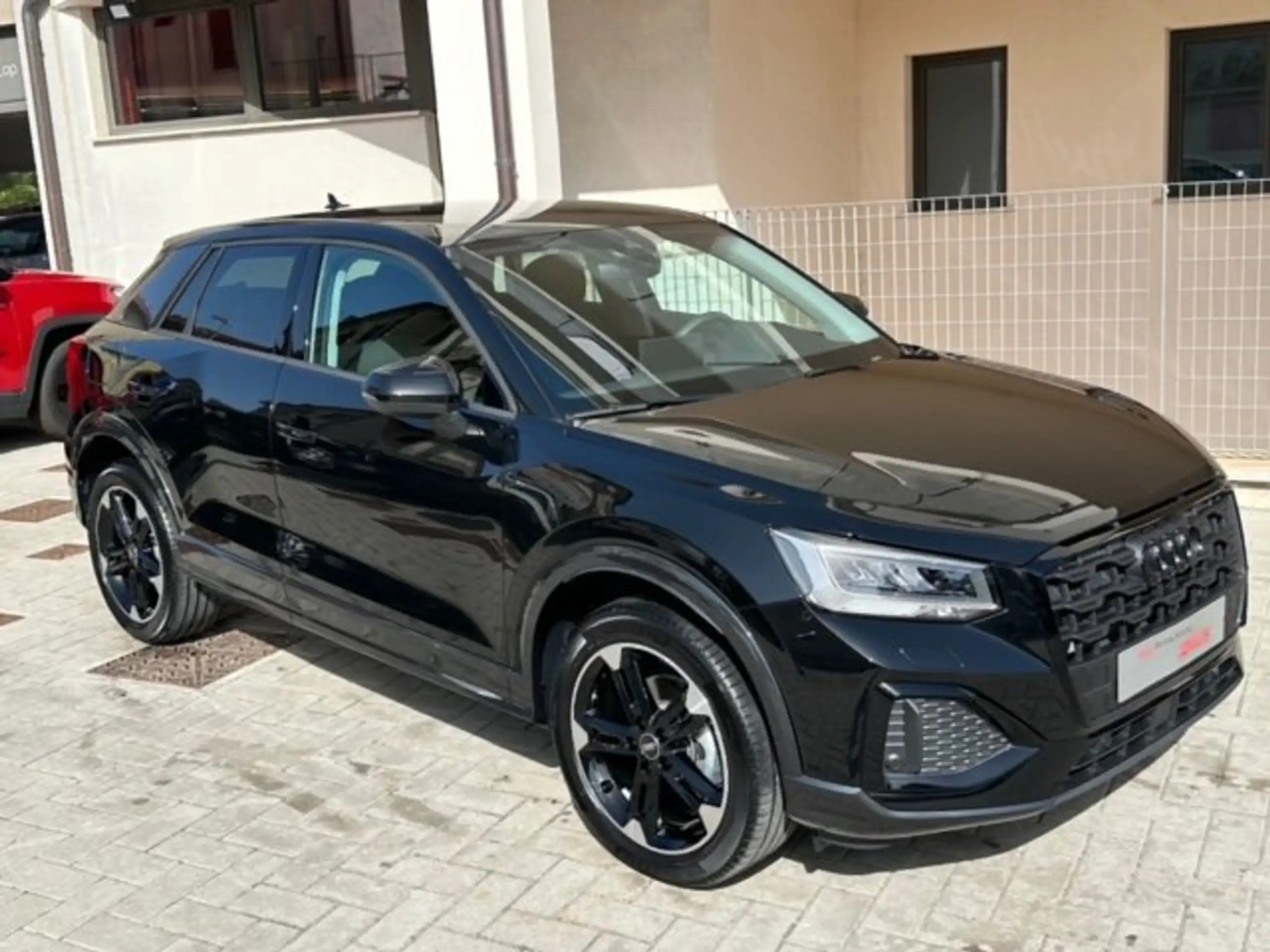 Audi - Q2