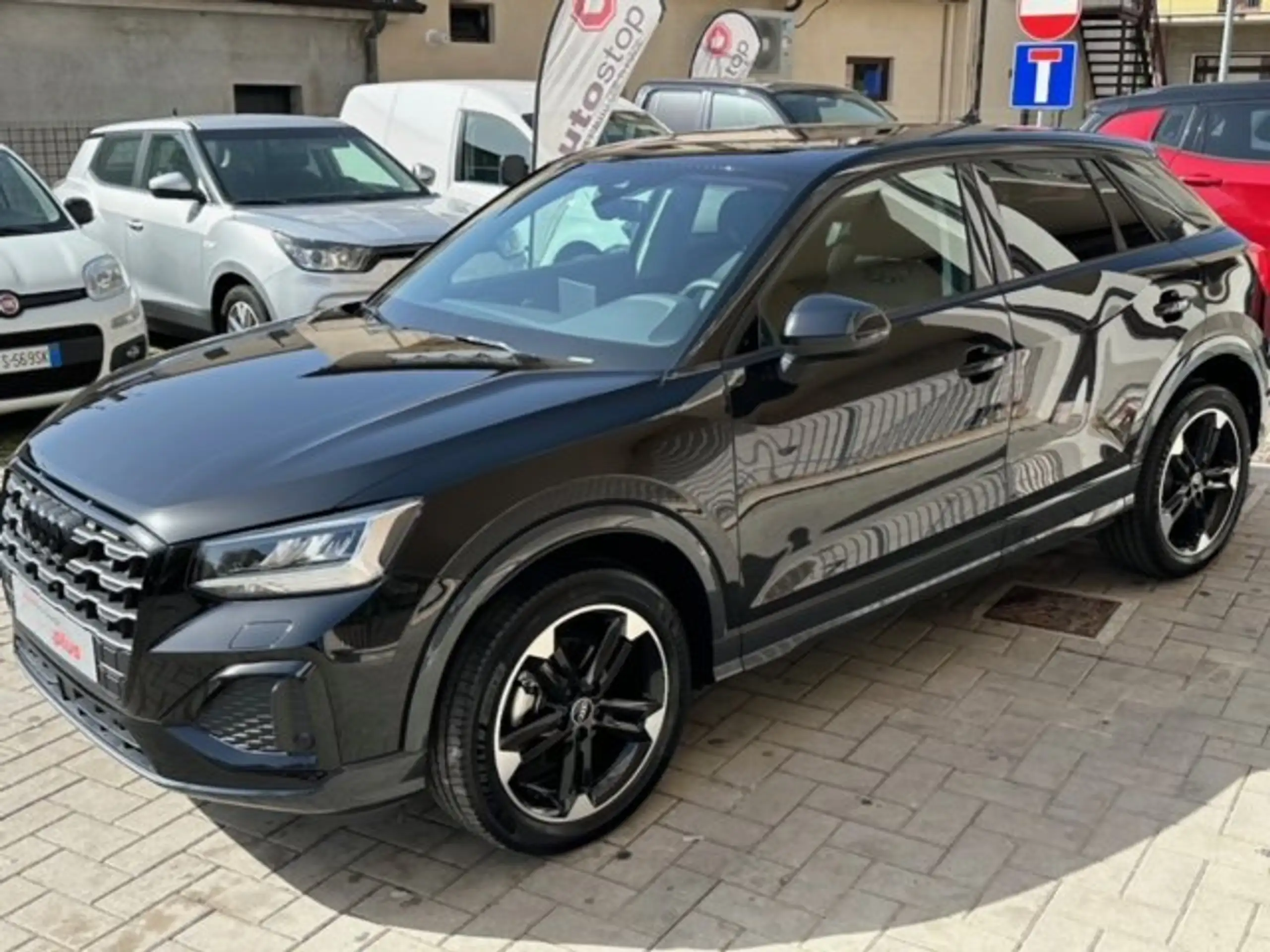 Audi - Q2