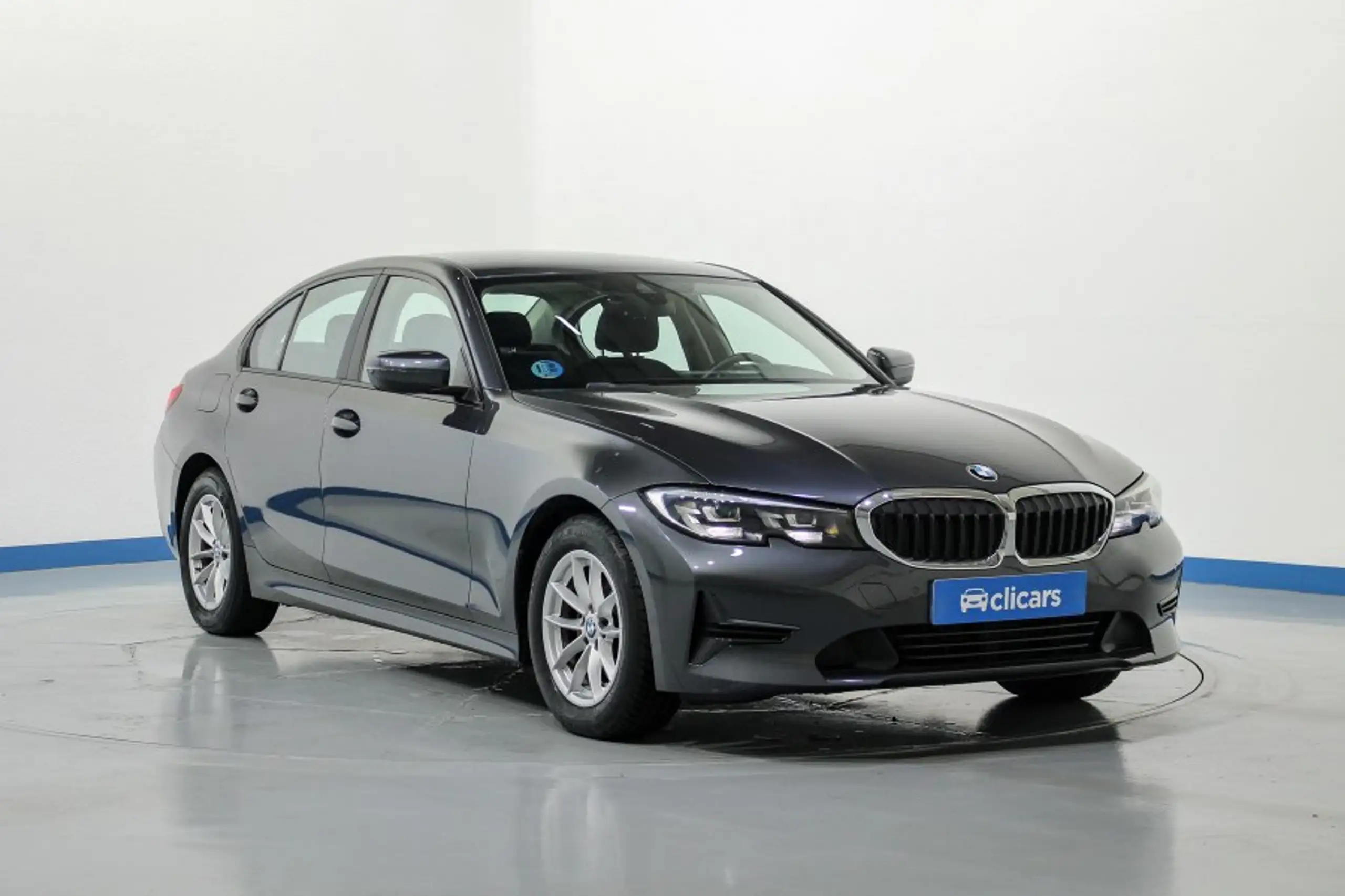 BMW - 320