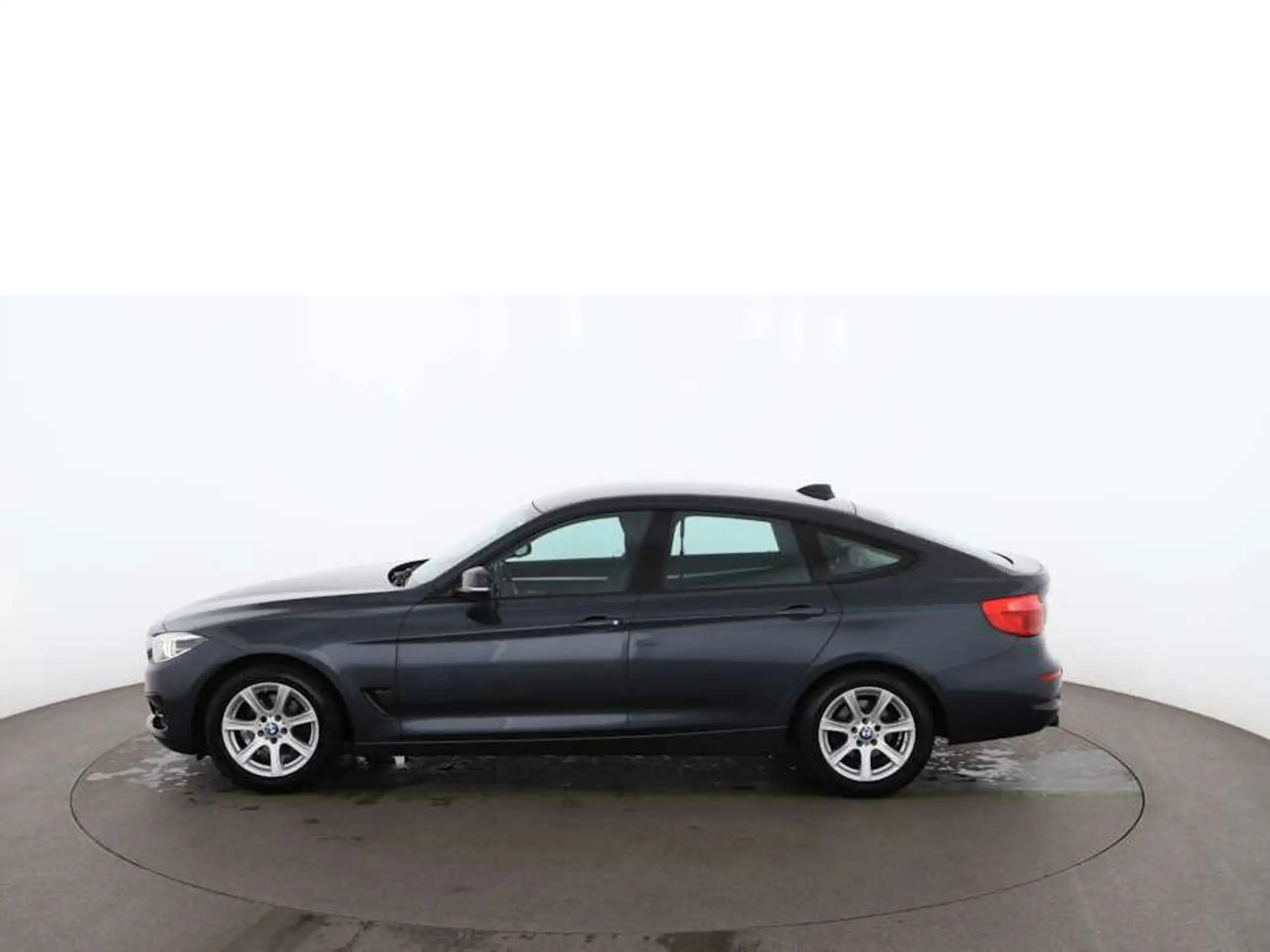 BMW - 320