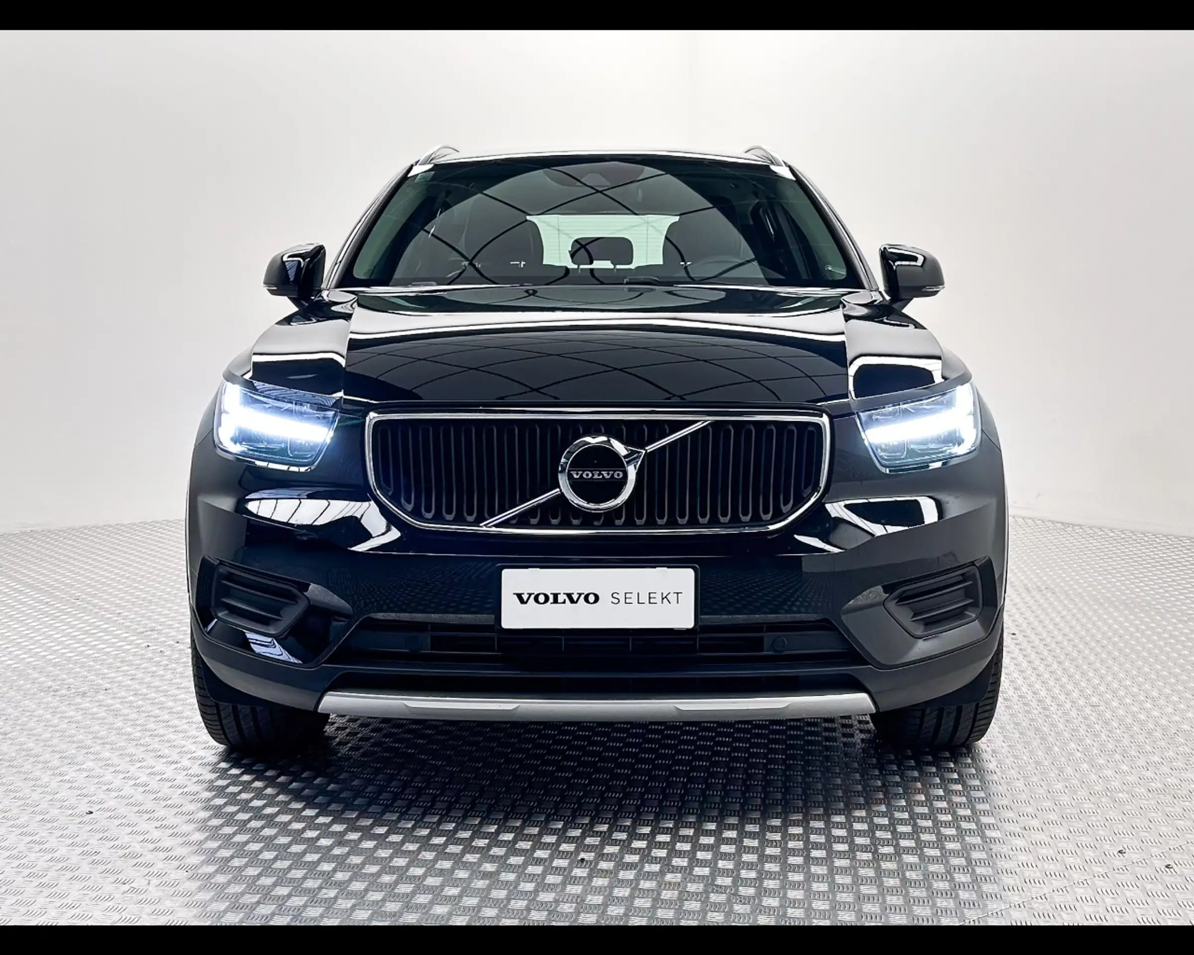 Volvo - XC40