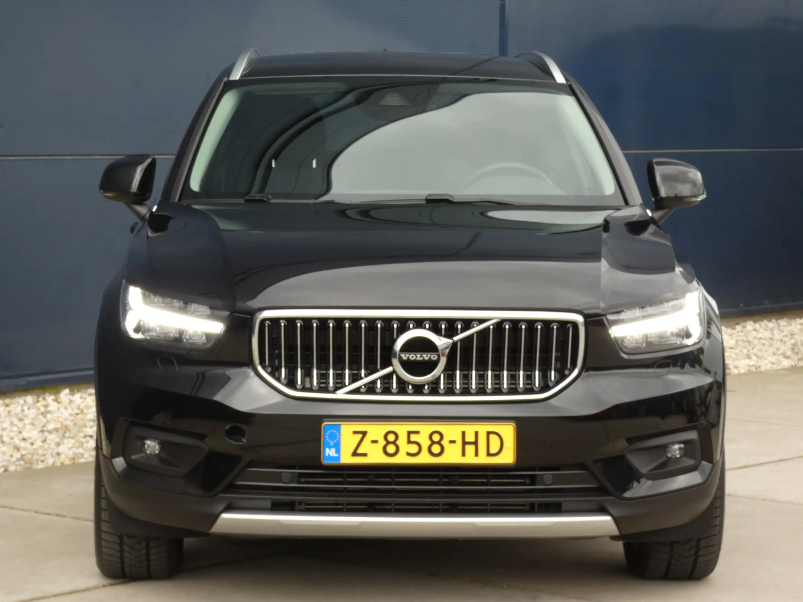 Volvo - XC40