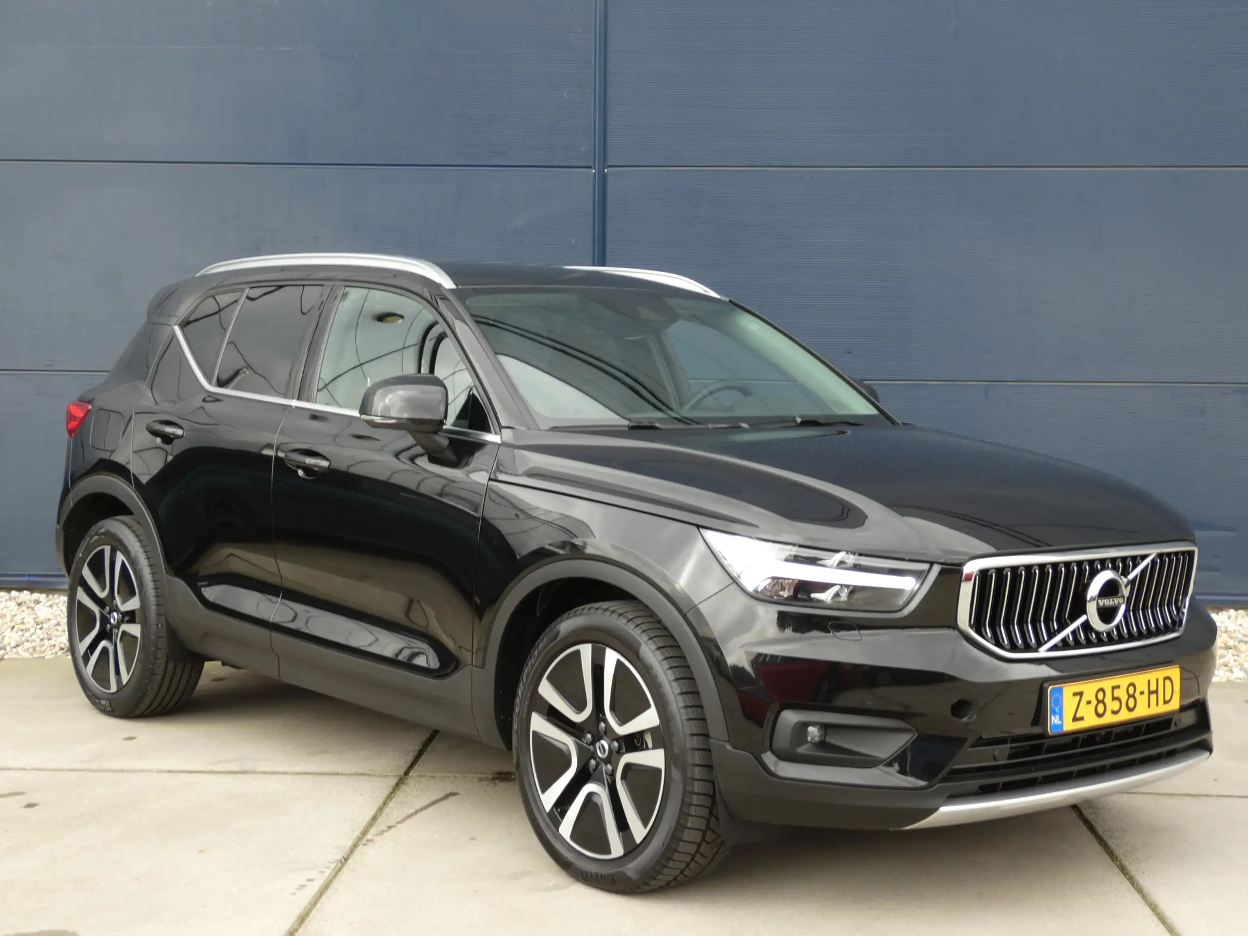 Volvo - XC40