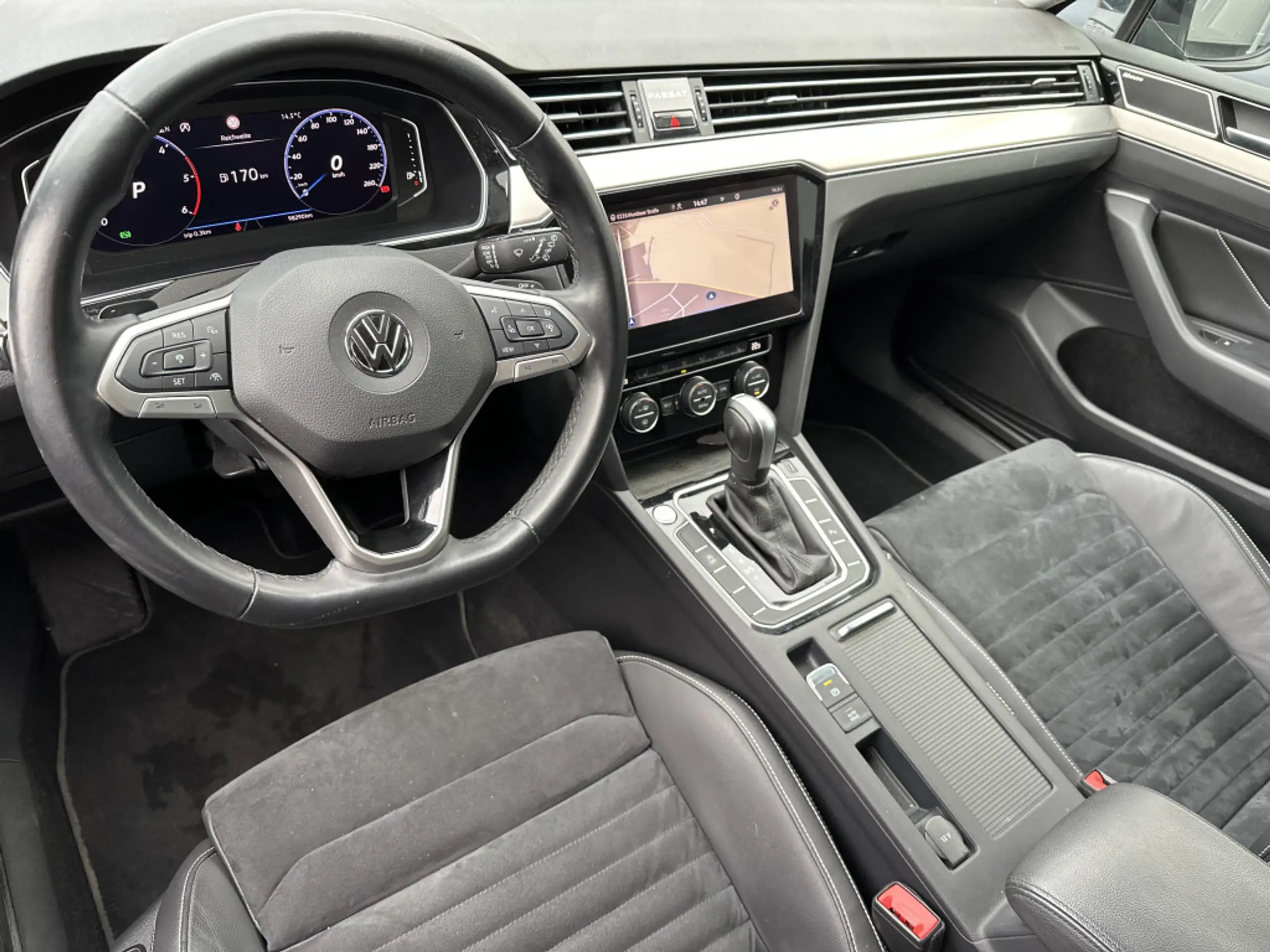 Volkswagen - Passat