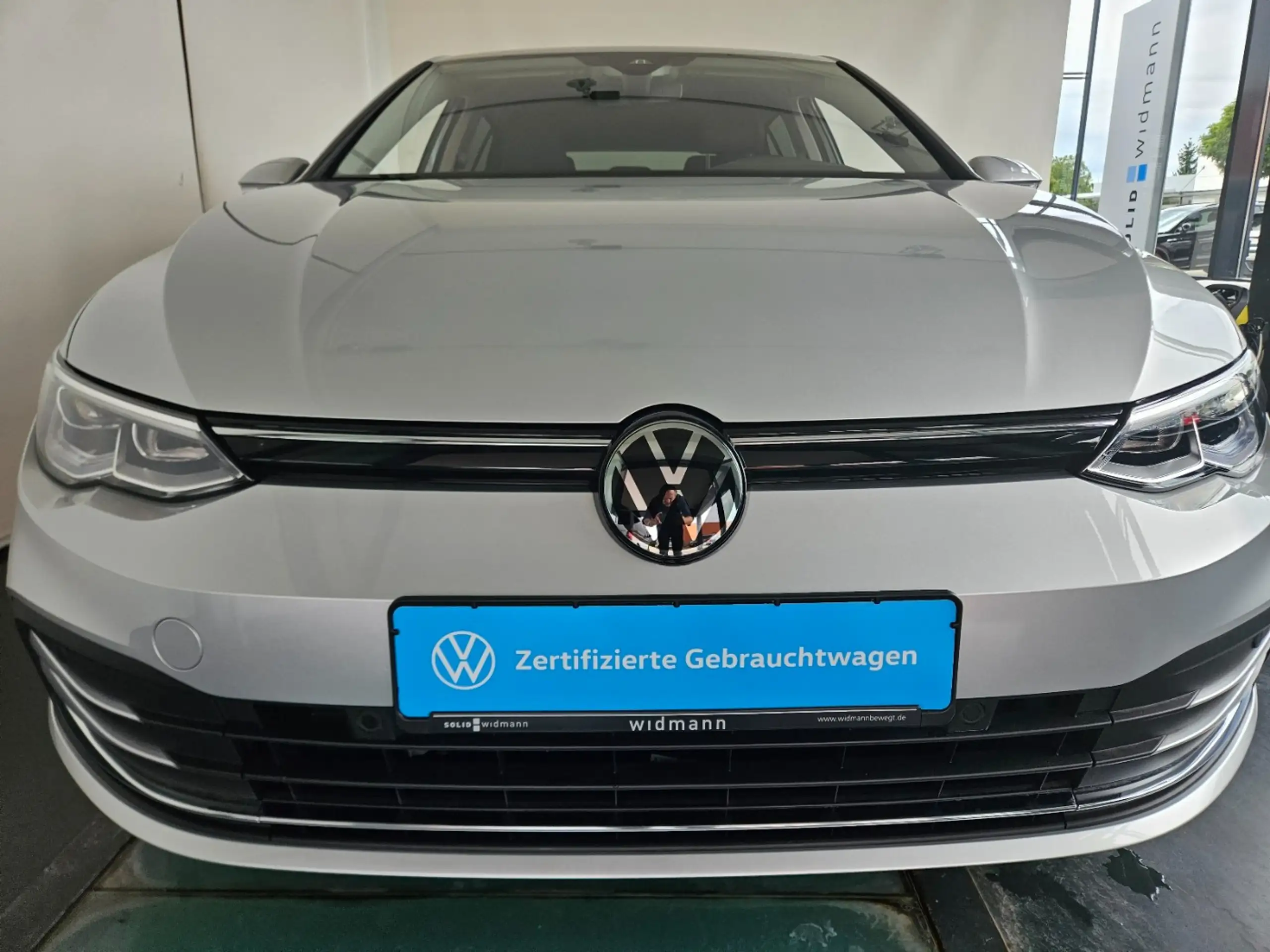 Volkswagen - Golf