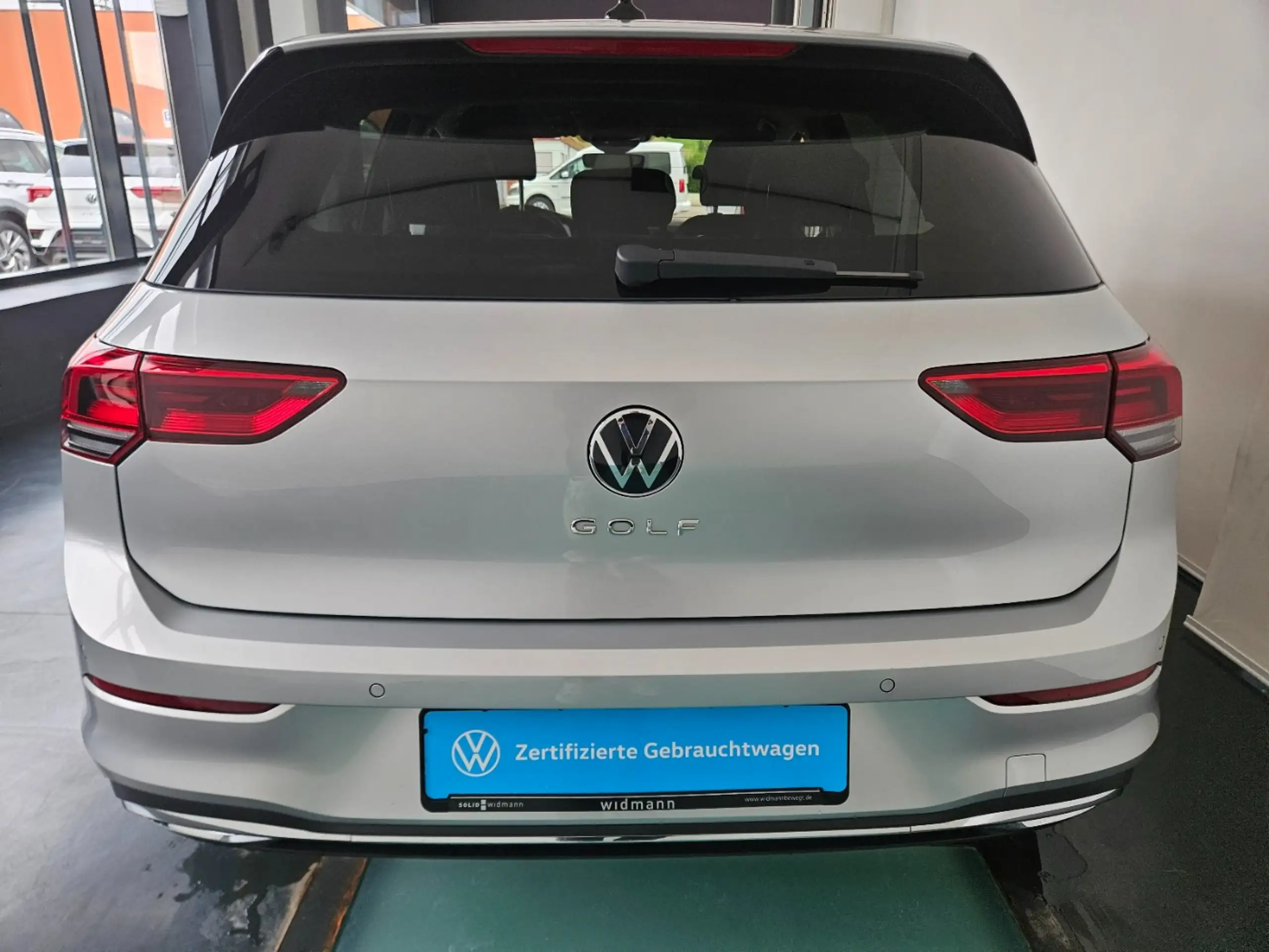 Volkswagen - Golf