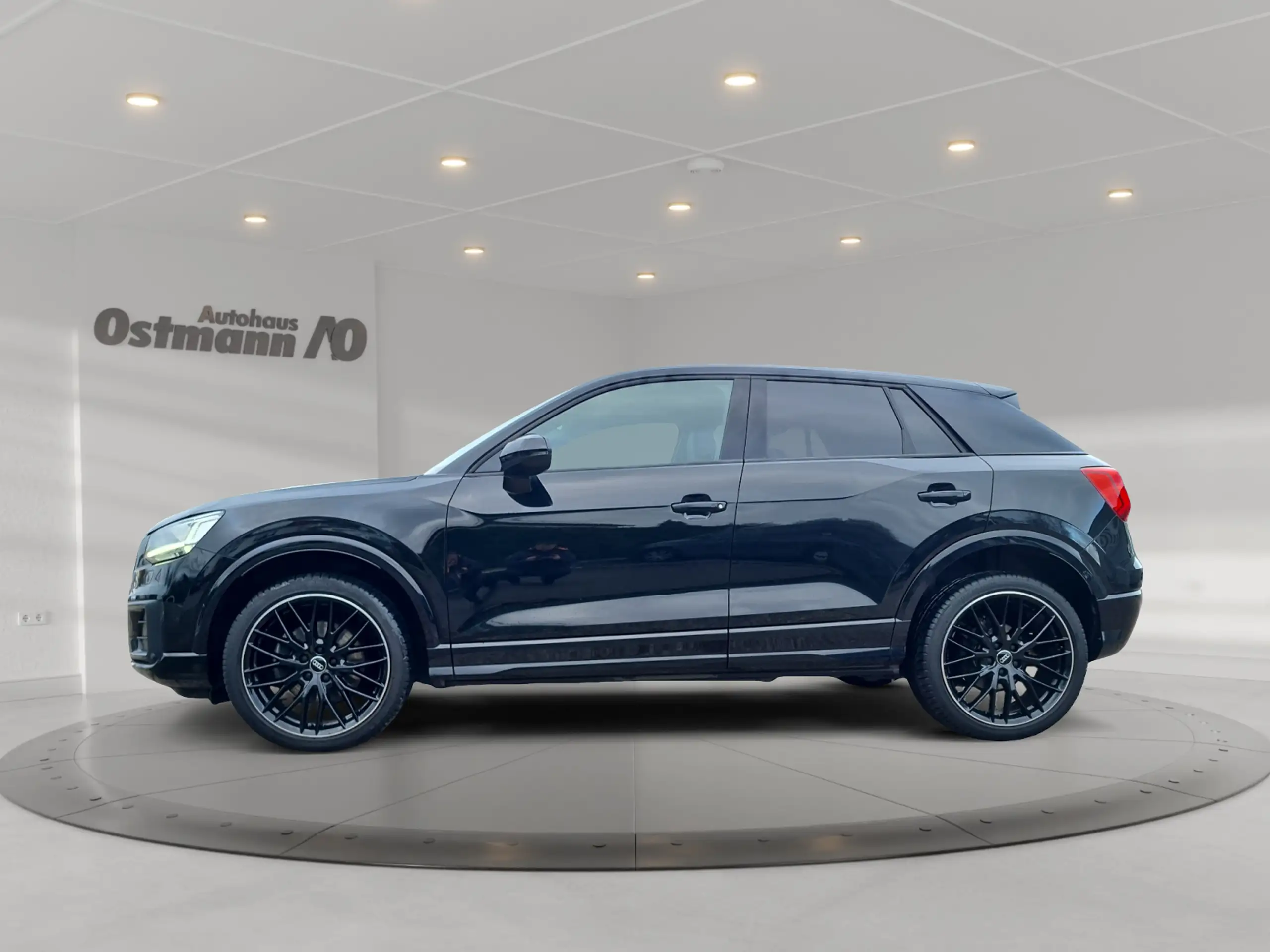 Audi - Q2