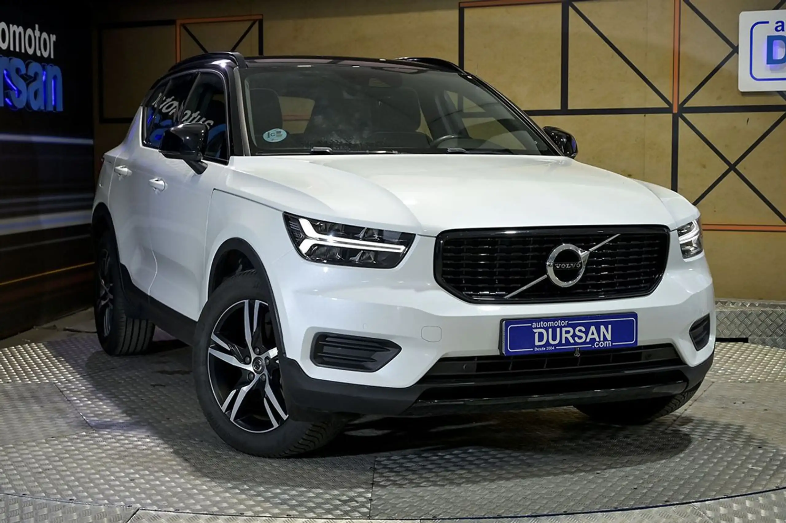 Volvo - XC40