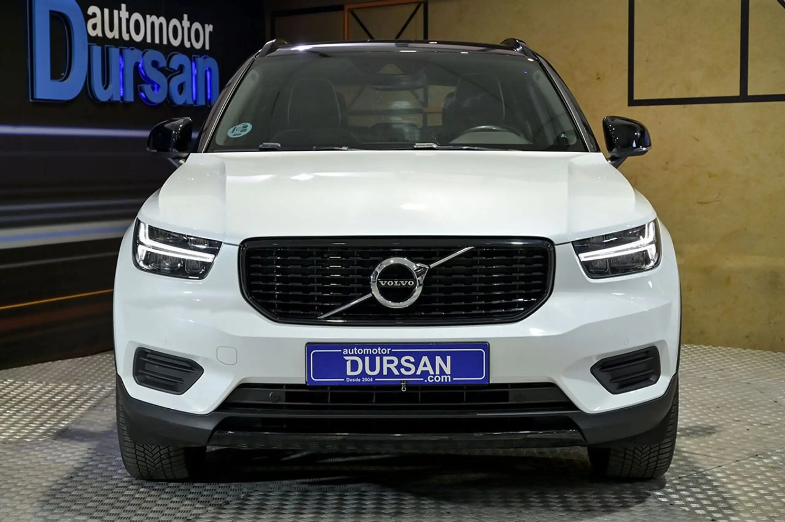 Volvo - XC40