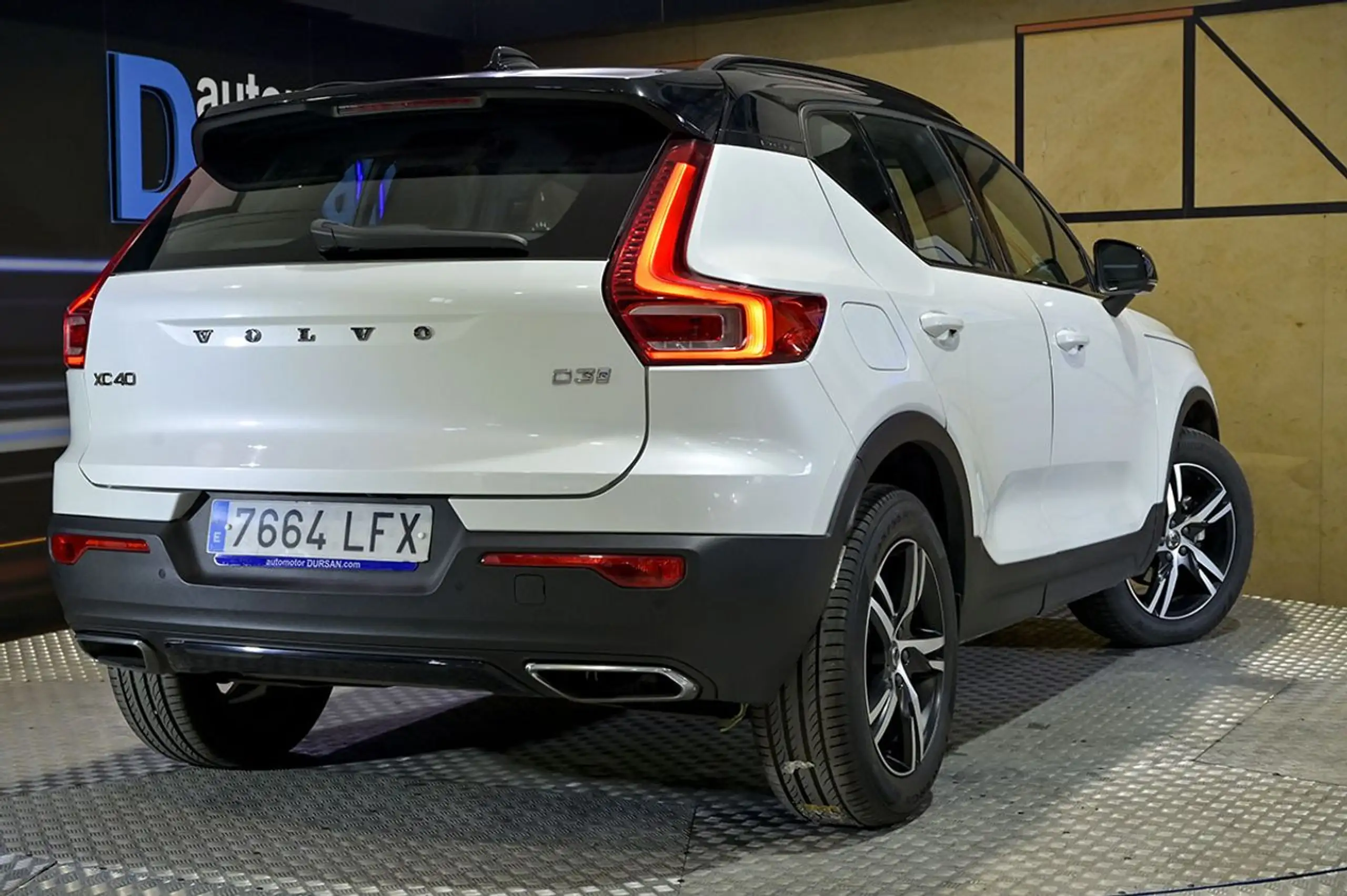 Volvo - XC40