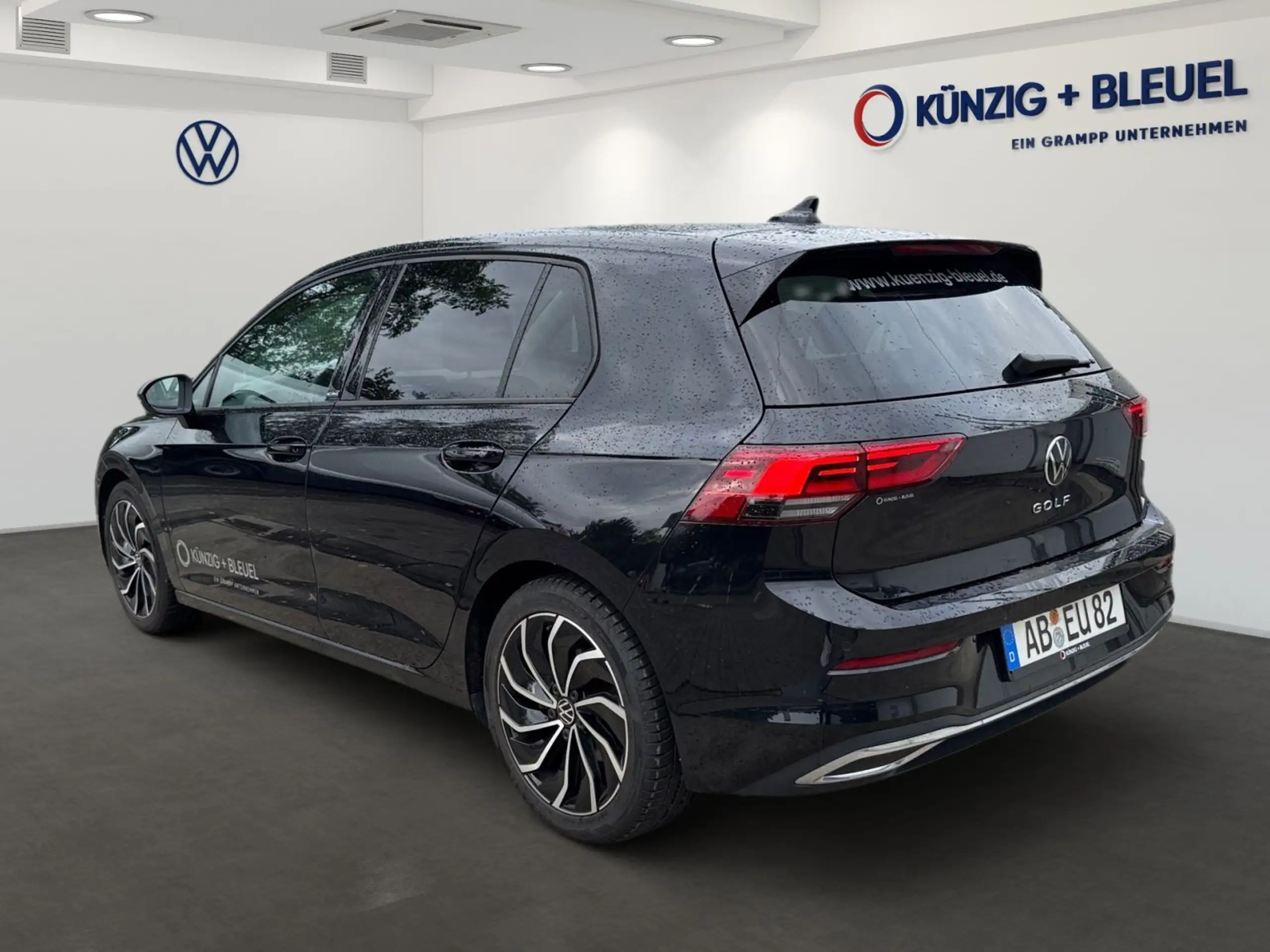 Volkswagen - Golf