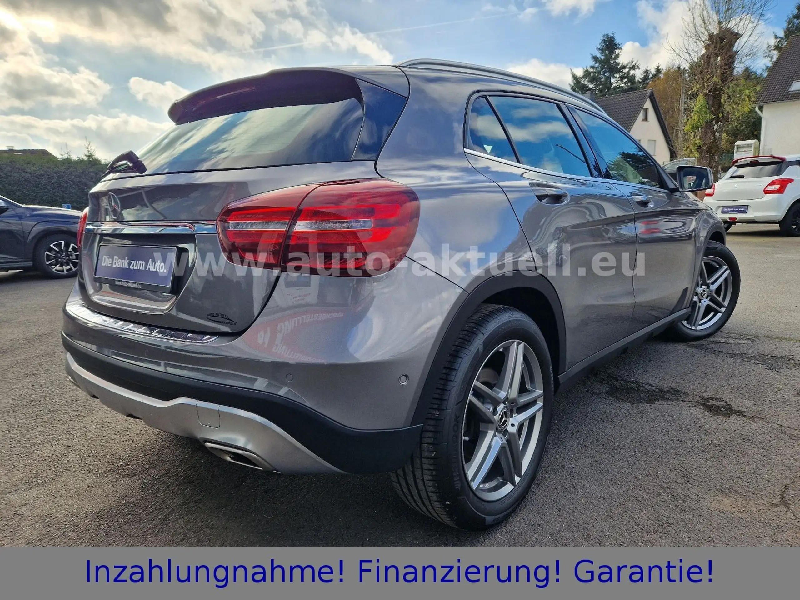 Mercedes-Benz - GLA 220