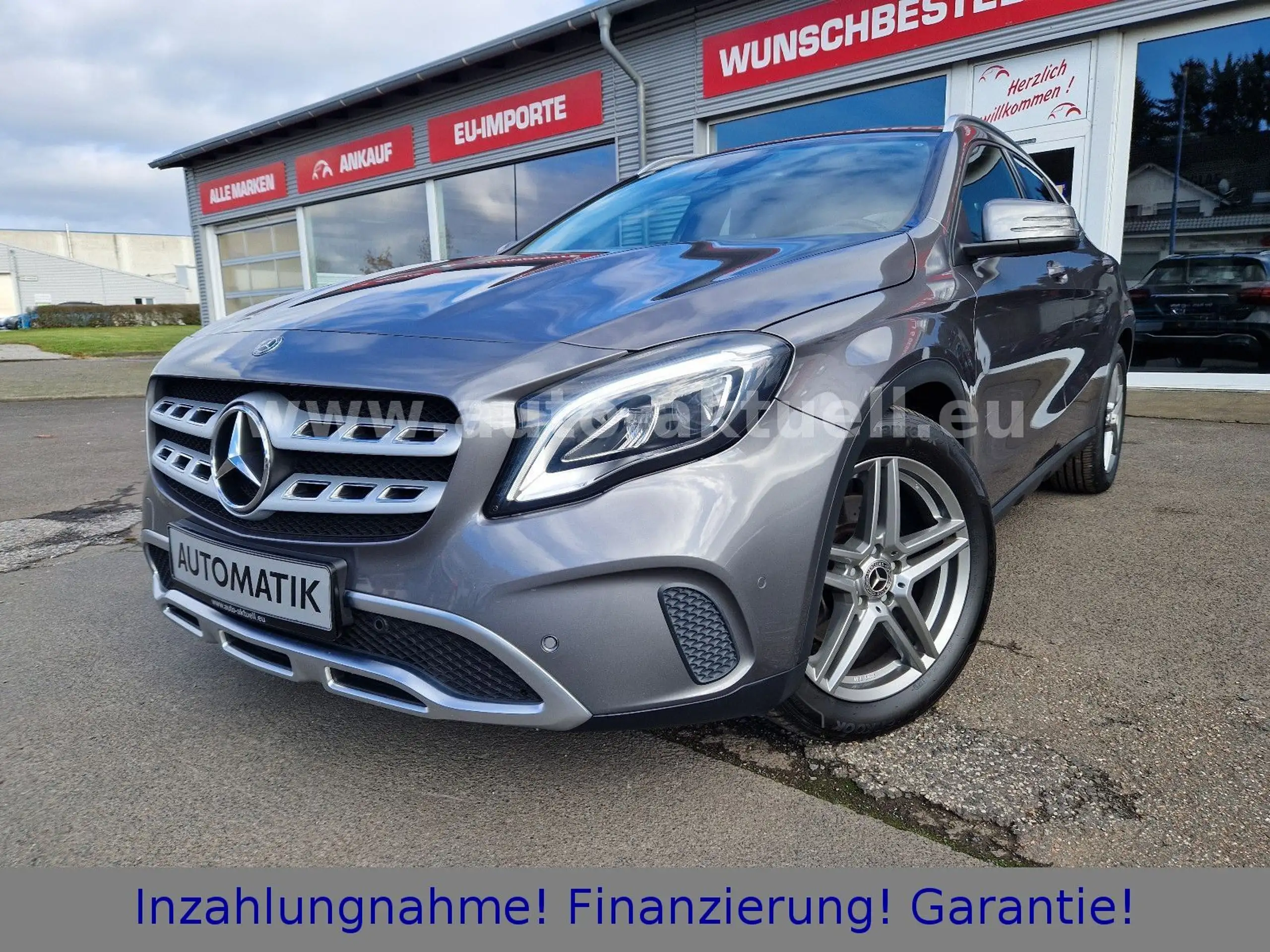 Mercedes-Benz - GLA 220