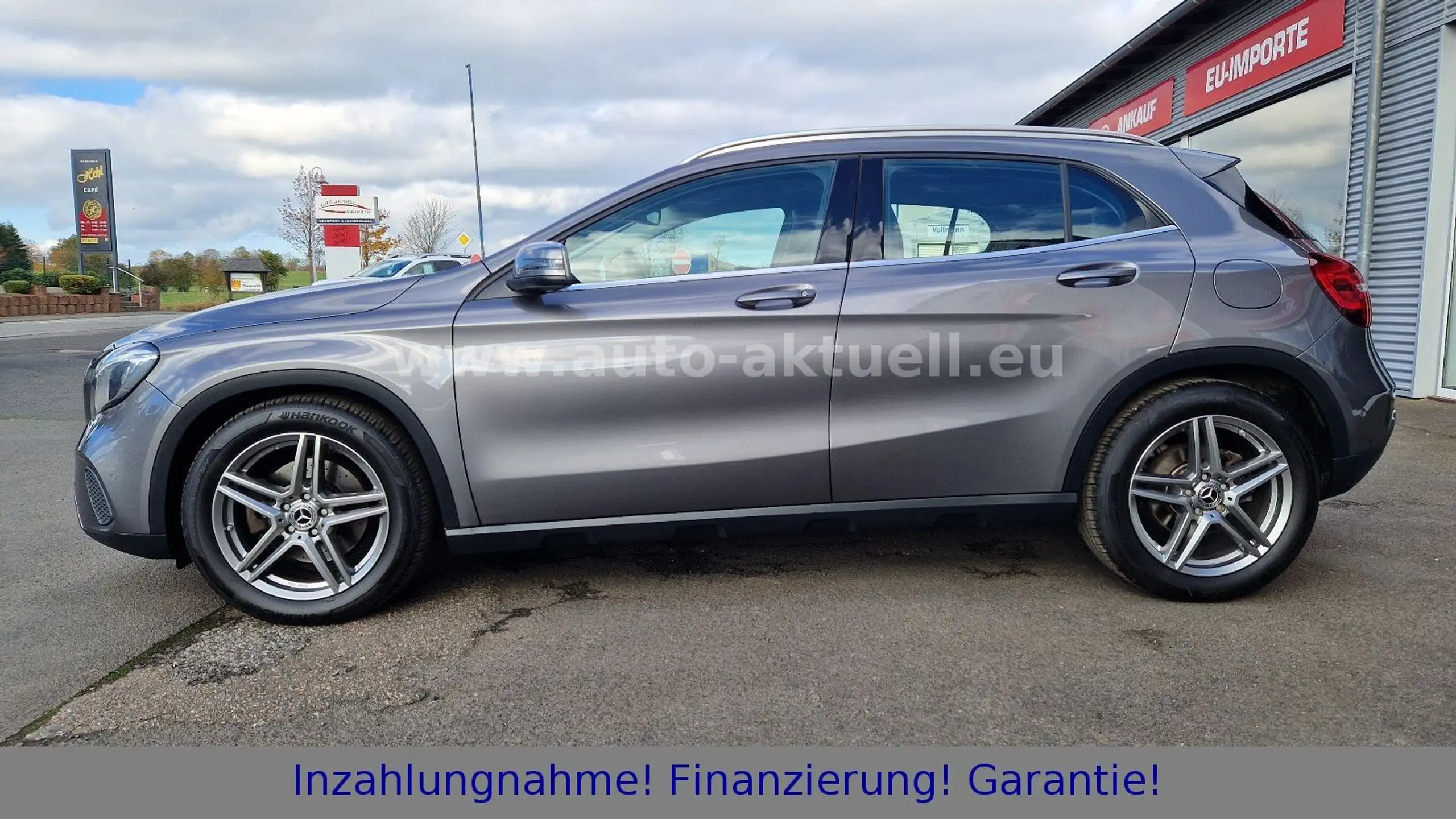 Mercedes-Benz - GLA 220