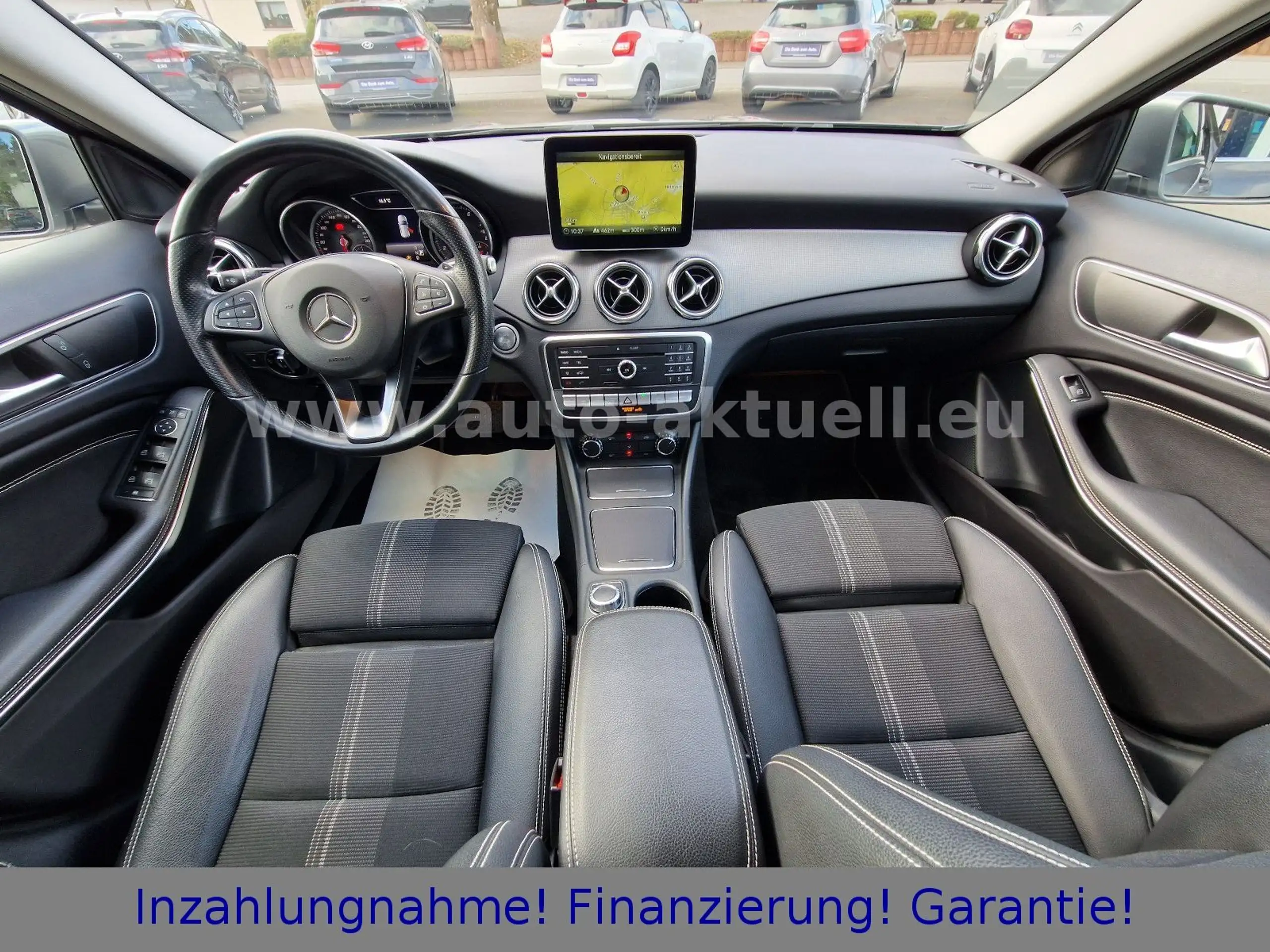 Mercedes-Benz - GLA 220