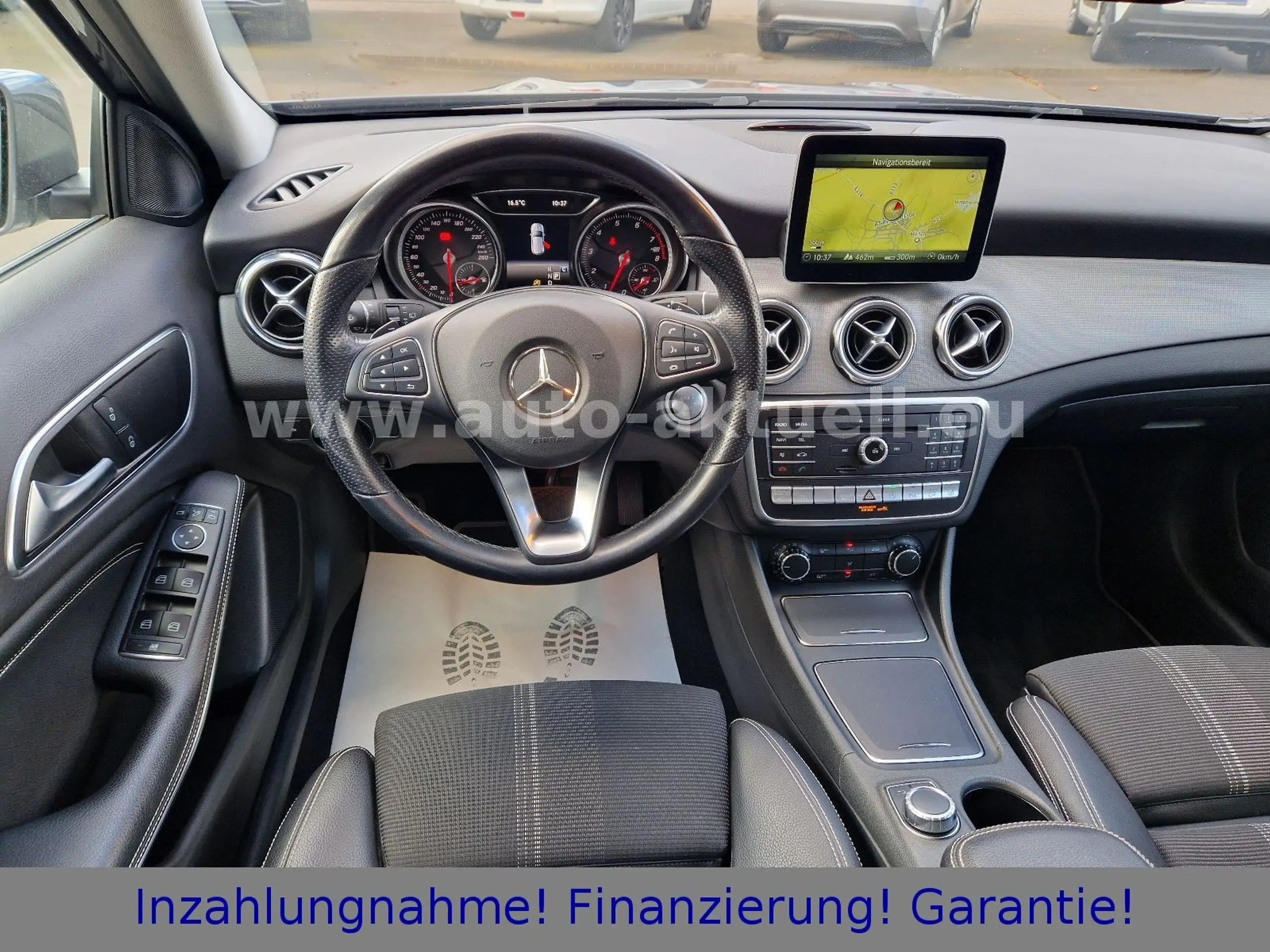 Mercedes-Benz - GLA 220