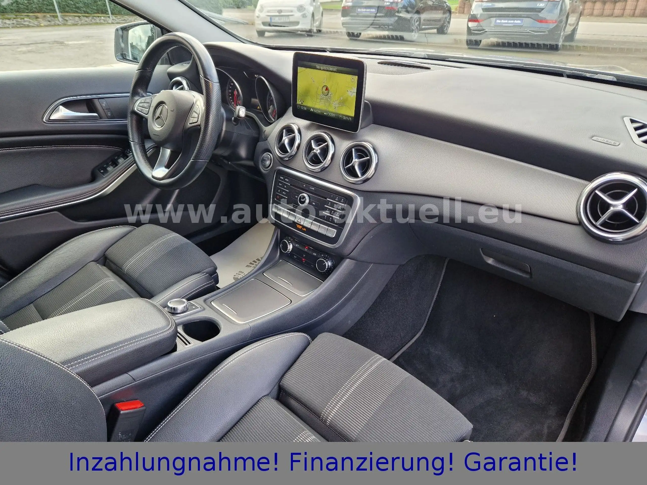 Mercedes-Benz - GLA 220