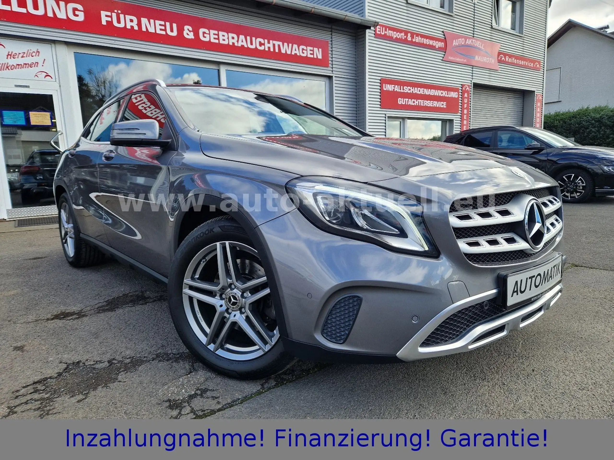 Mercedes-Benz - GLA 220