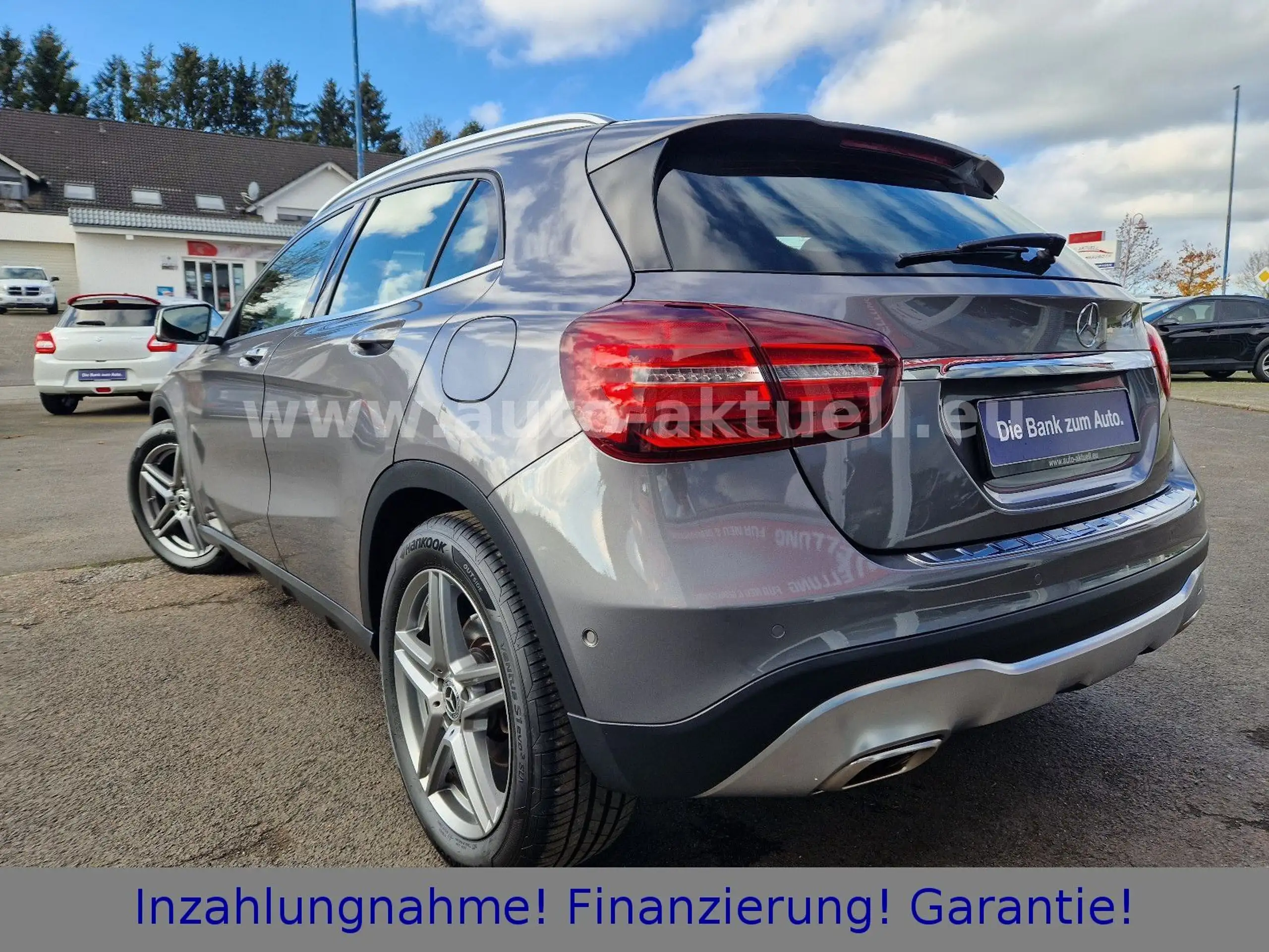 Mercedes-Benz - GLA 220