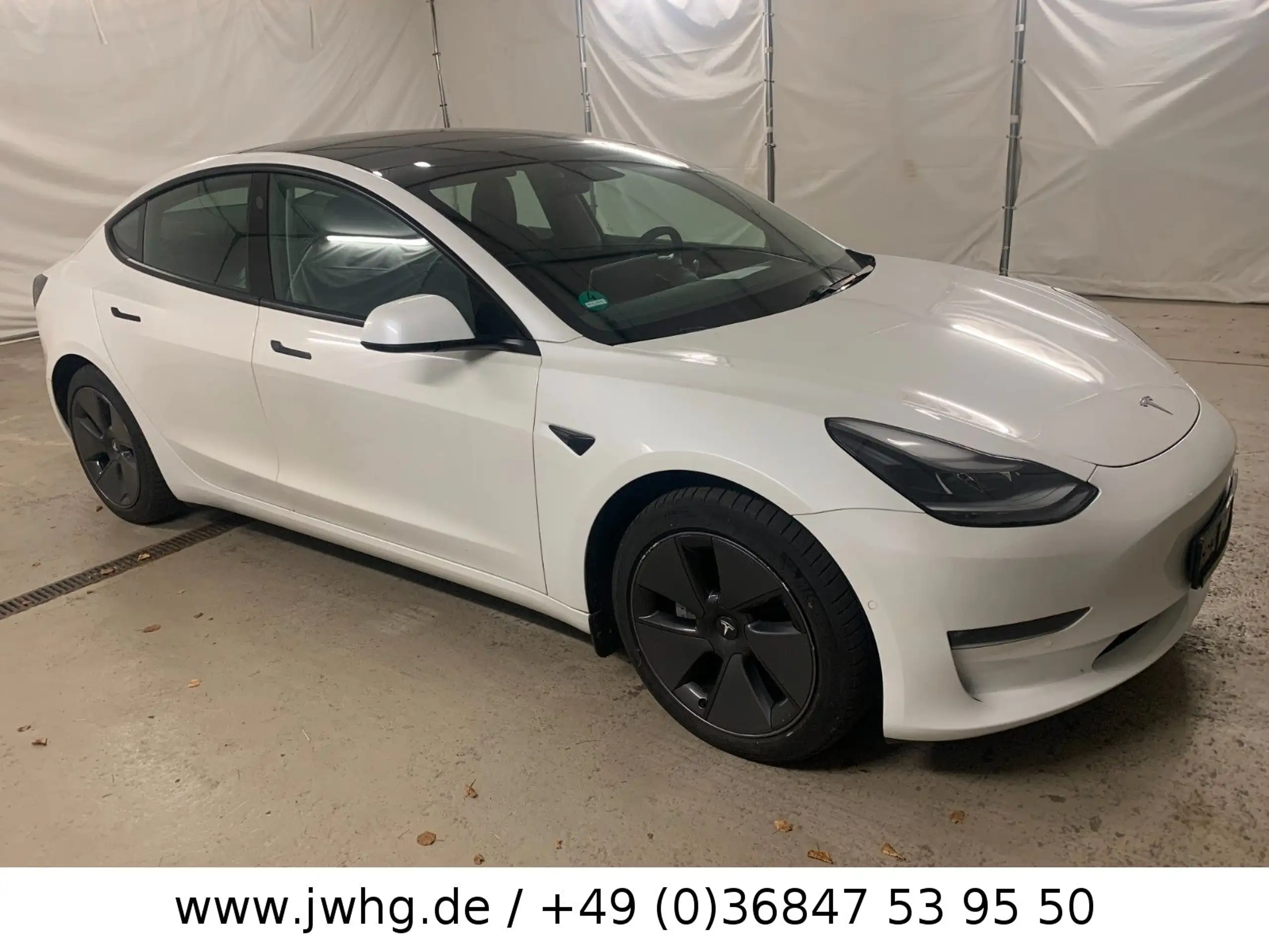 Tesla - Model 3