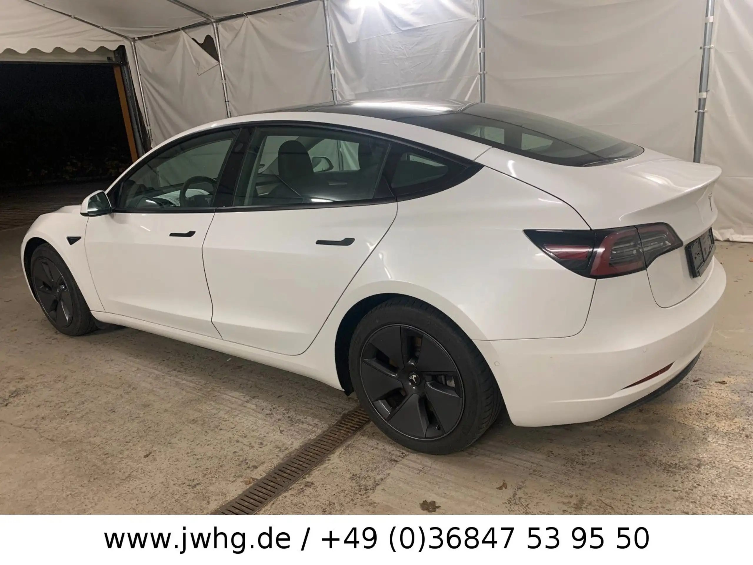 Tesla - Model 3