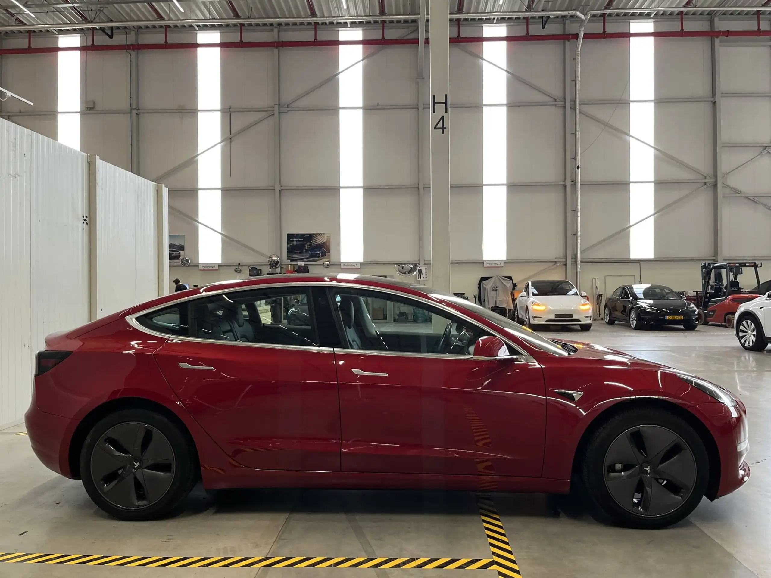 Tesla - Model 3