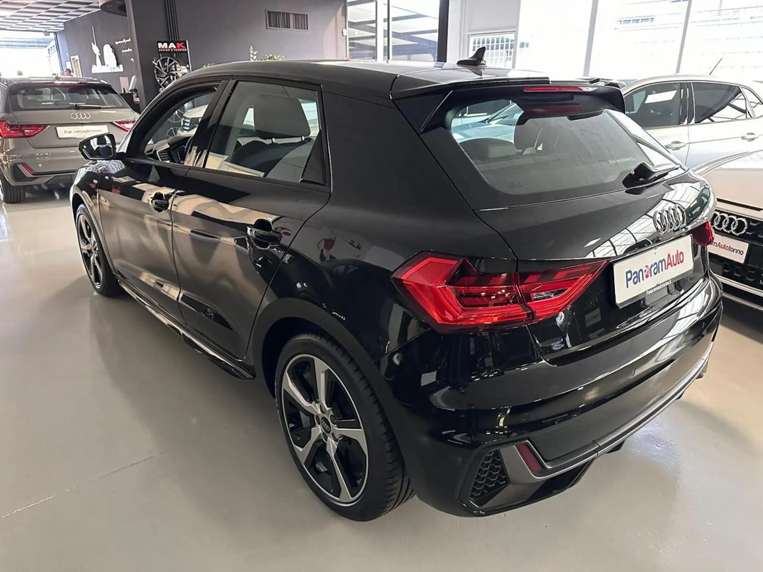 Audi - A1