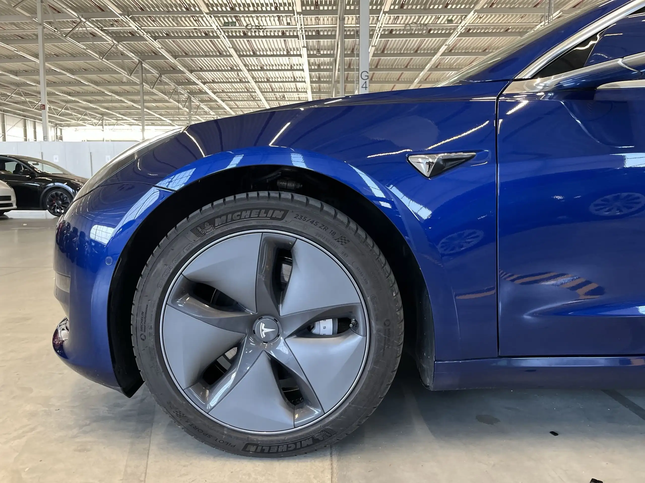 Tesla - Model 3