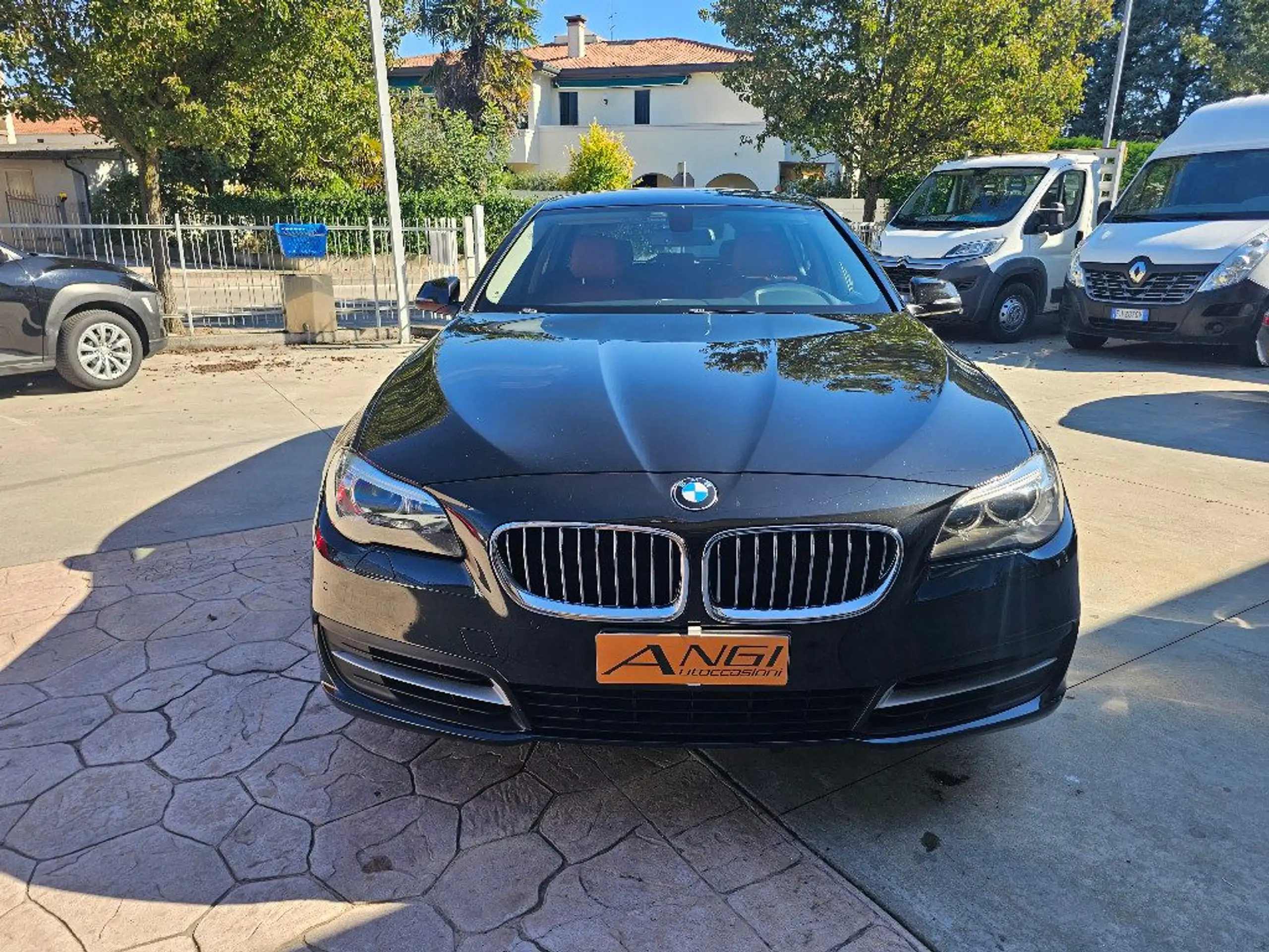 BMW - 520