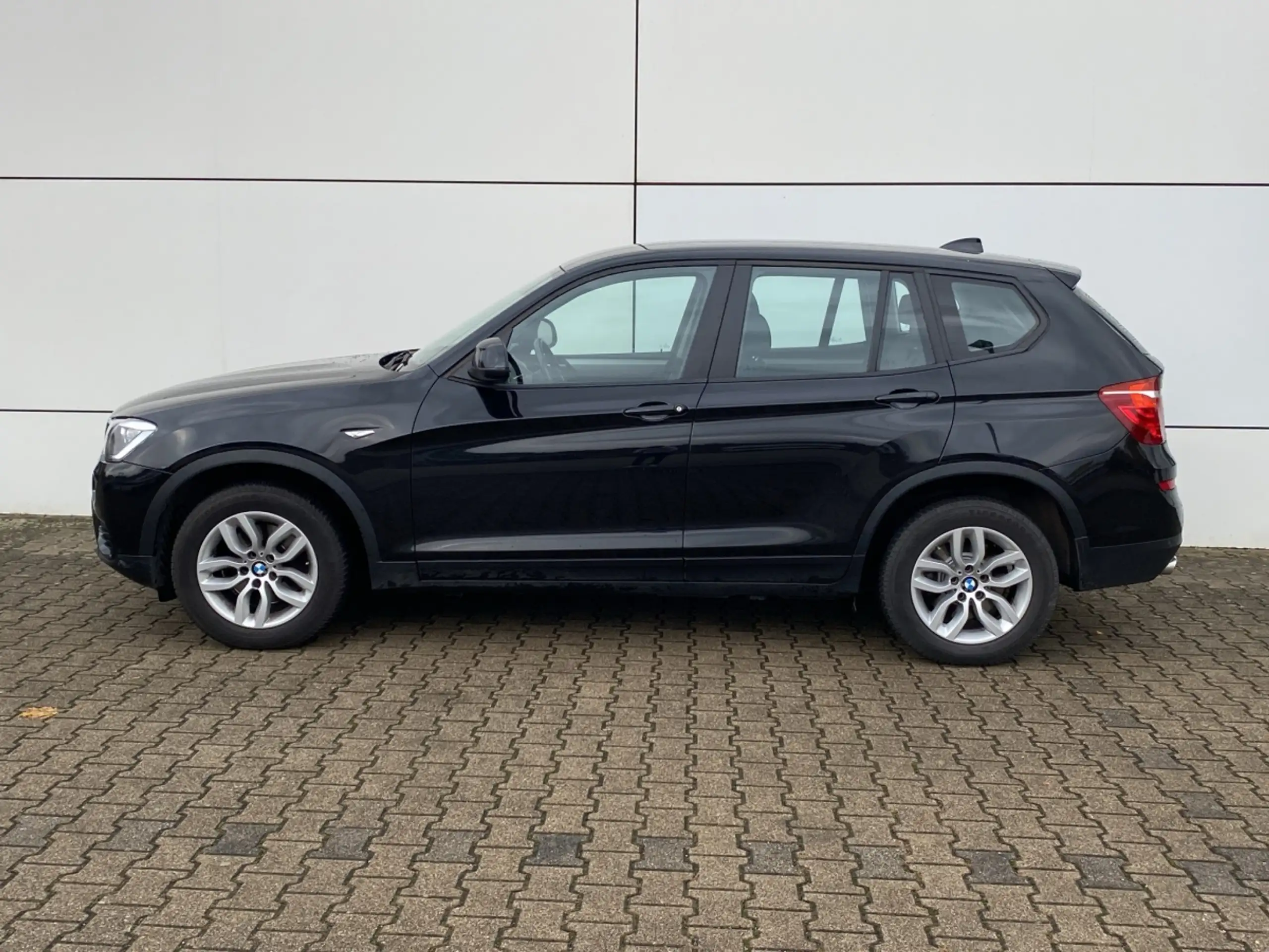 BMW - X3