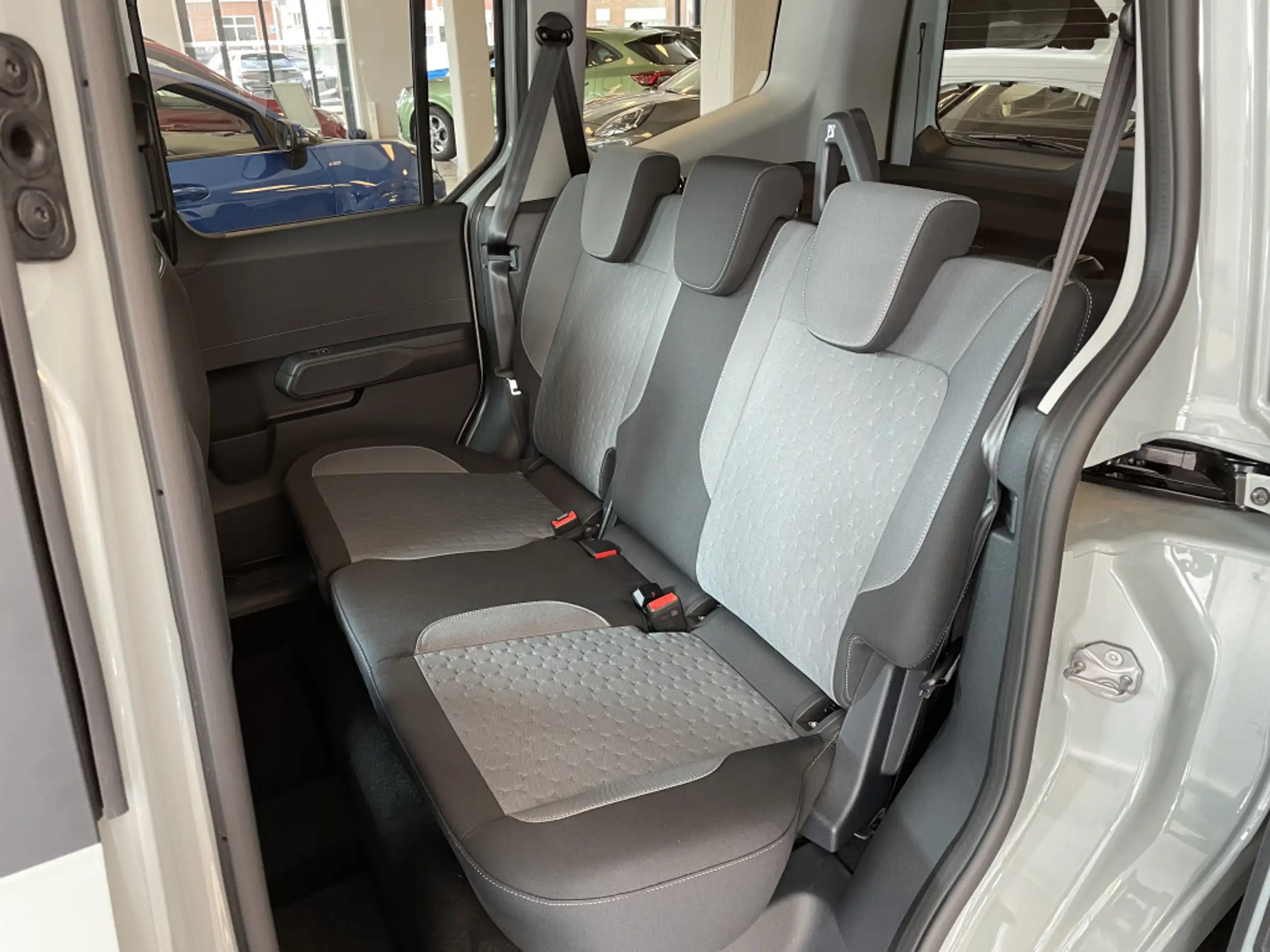 Ford - Tourneo Courier