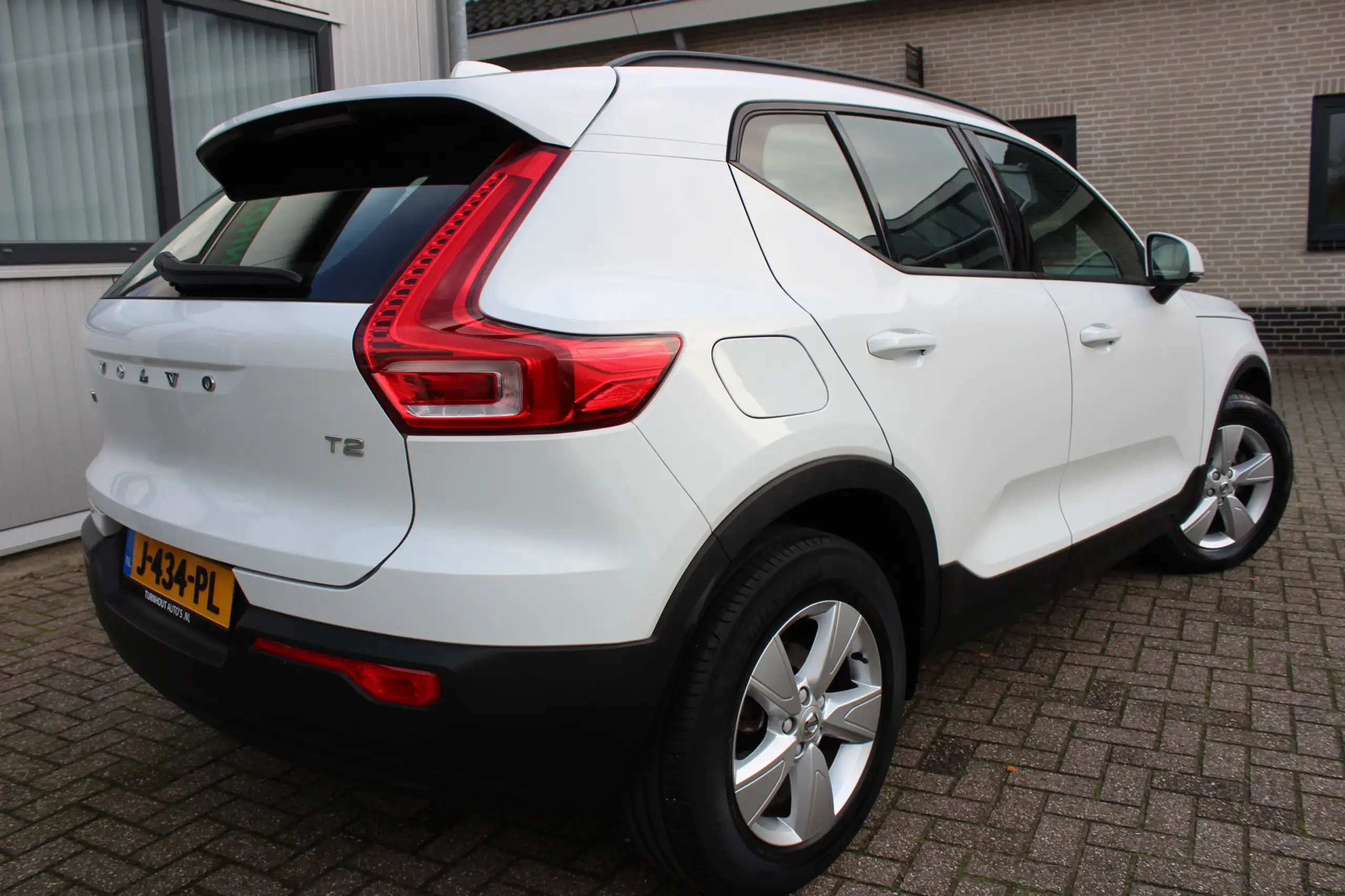 Volvo - XC40