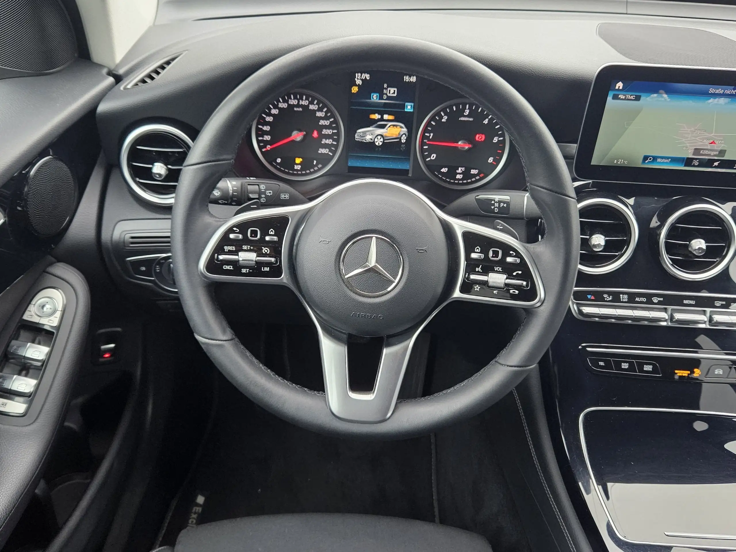 Mercedes-Benz - GLC 220