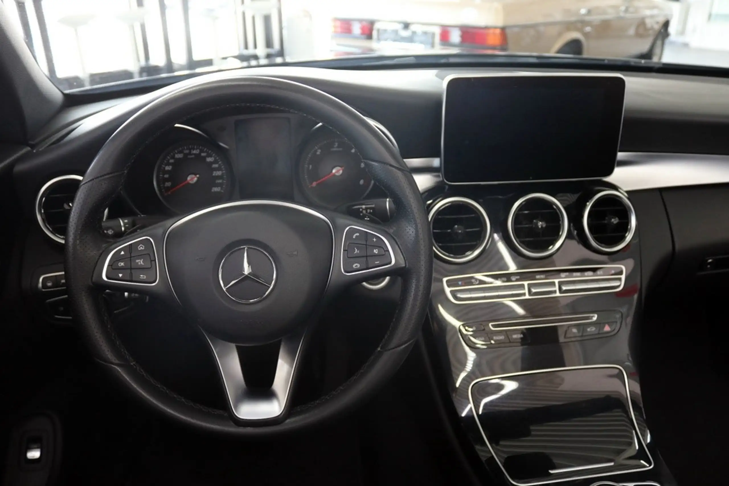 Mercedes-Benz - C 220