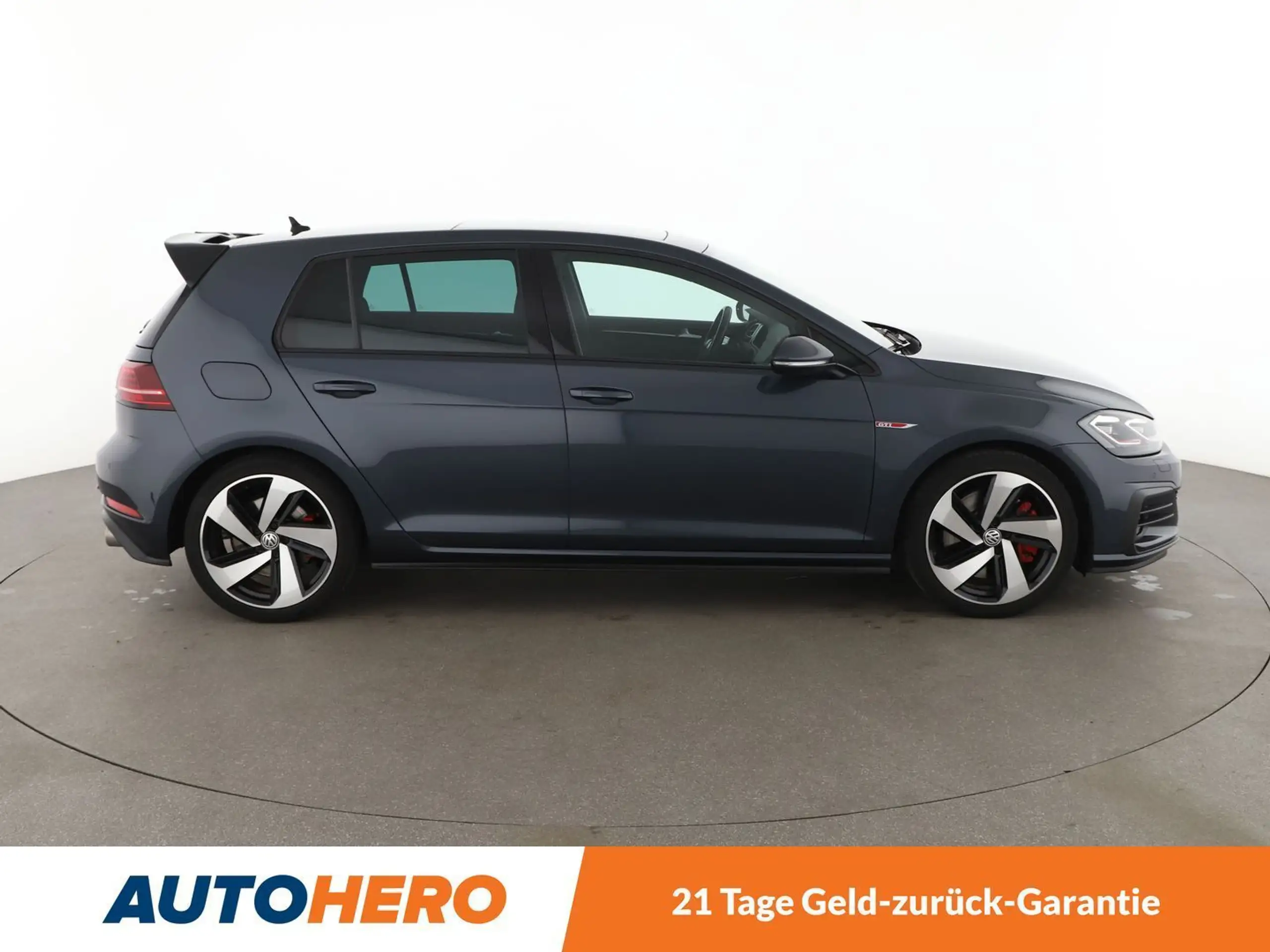 Volkswagen - Golf GTI