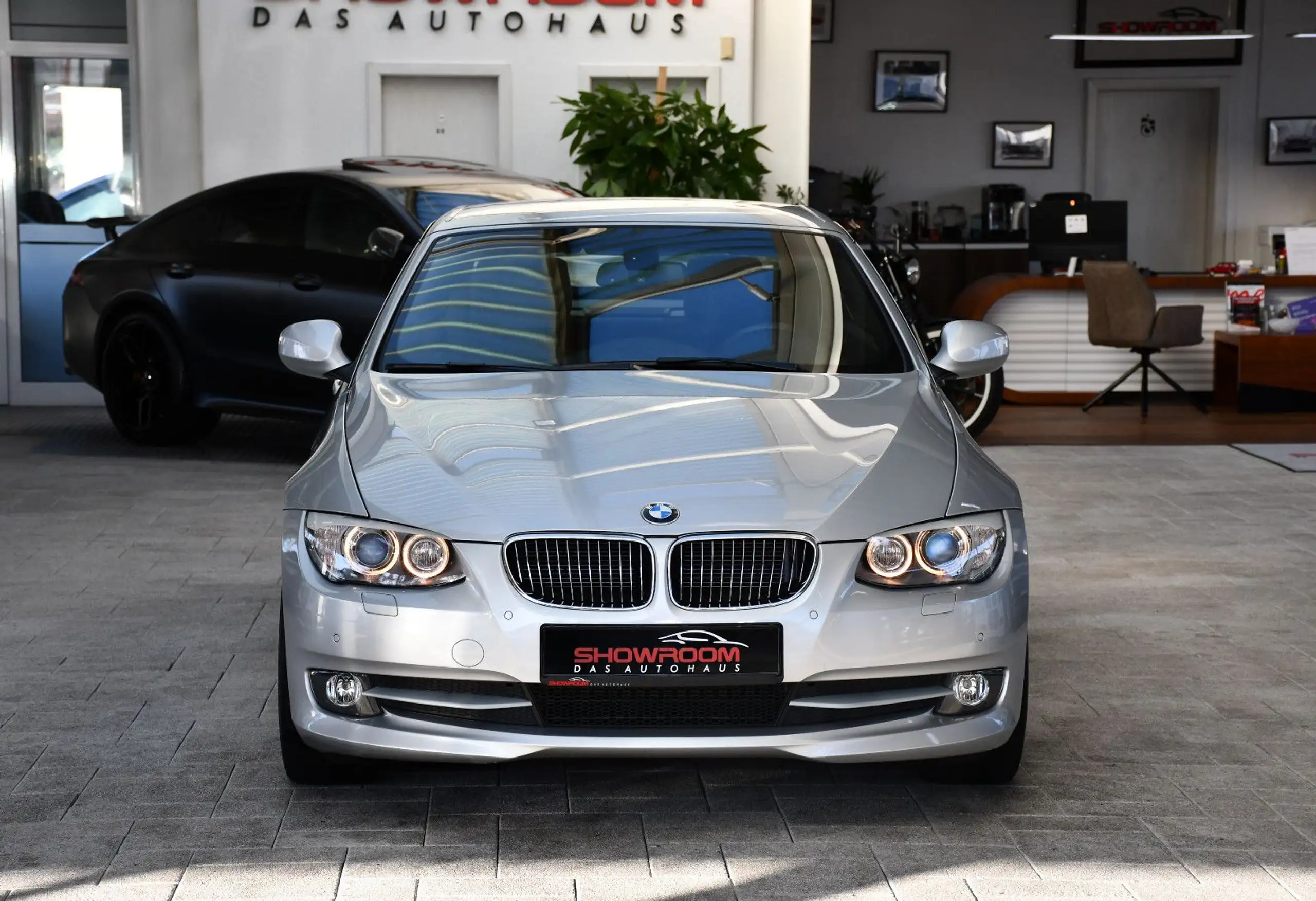 BMW - 325