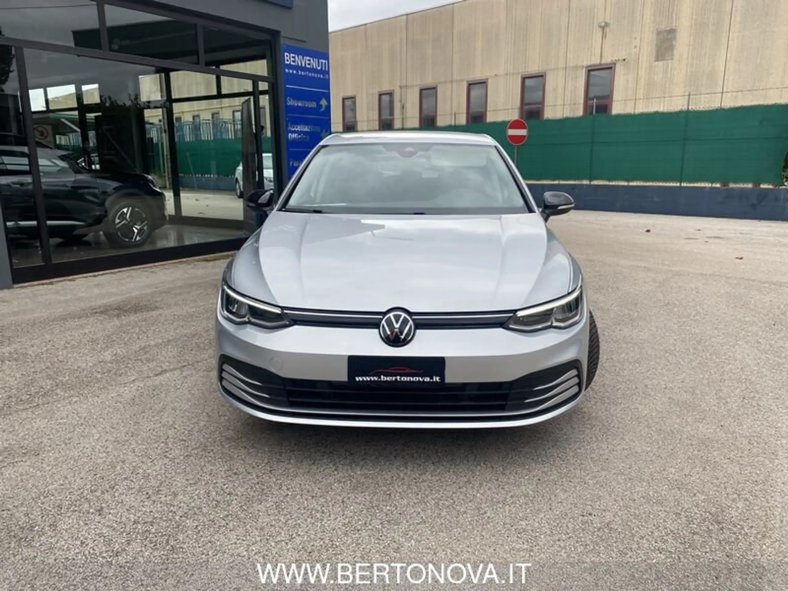 Volkswagen - Golf