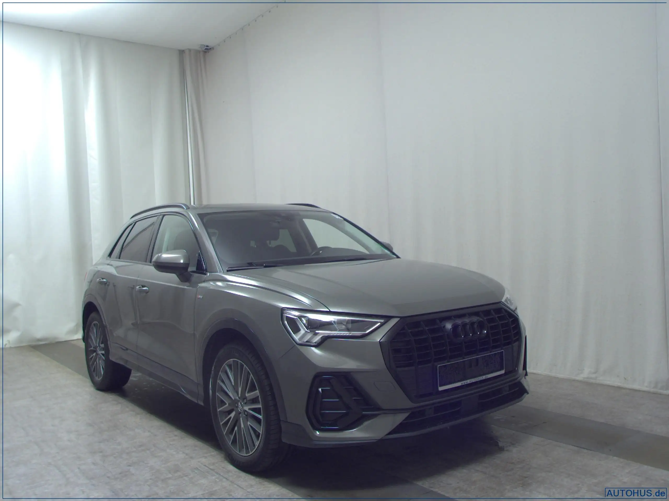 Audi - Q3