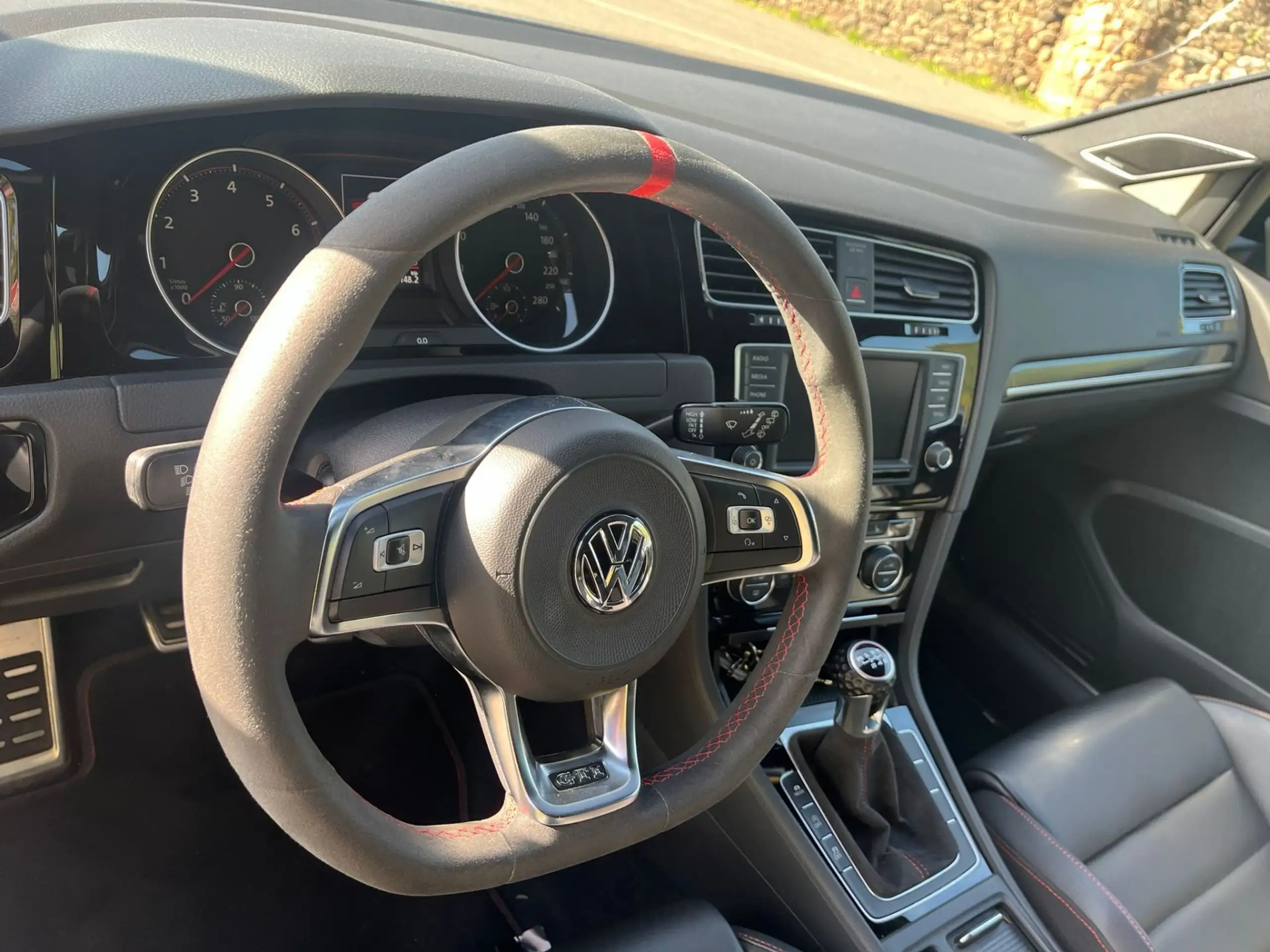 Volkswagen - Golf GTI