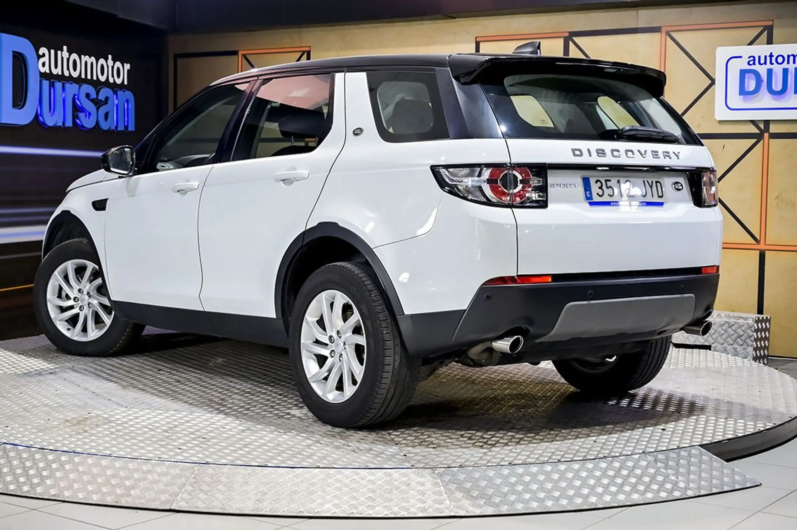 Land Rover - Discovery Sport