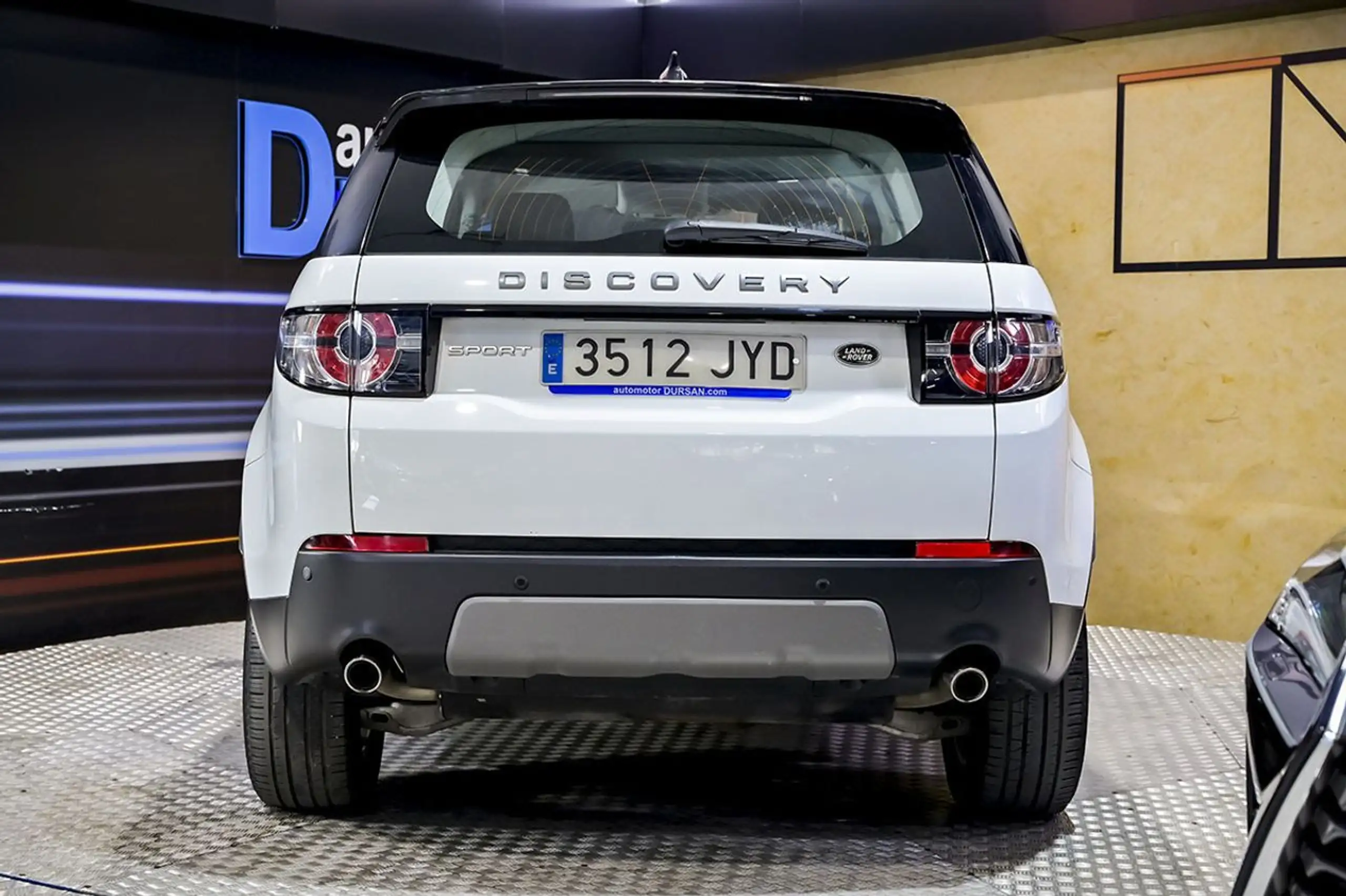 Land Rover - Discovery Sport