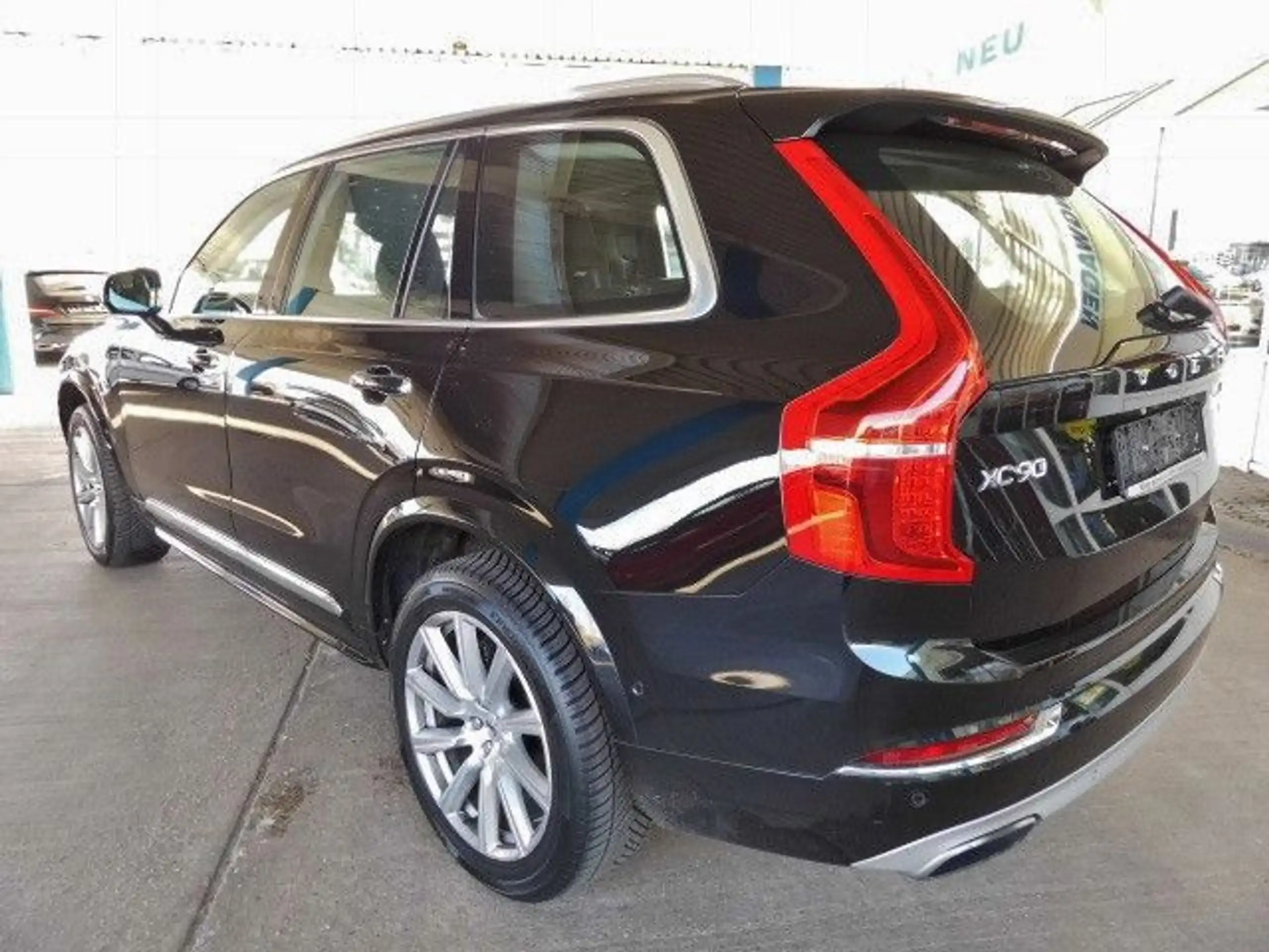 Volvo - XC90