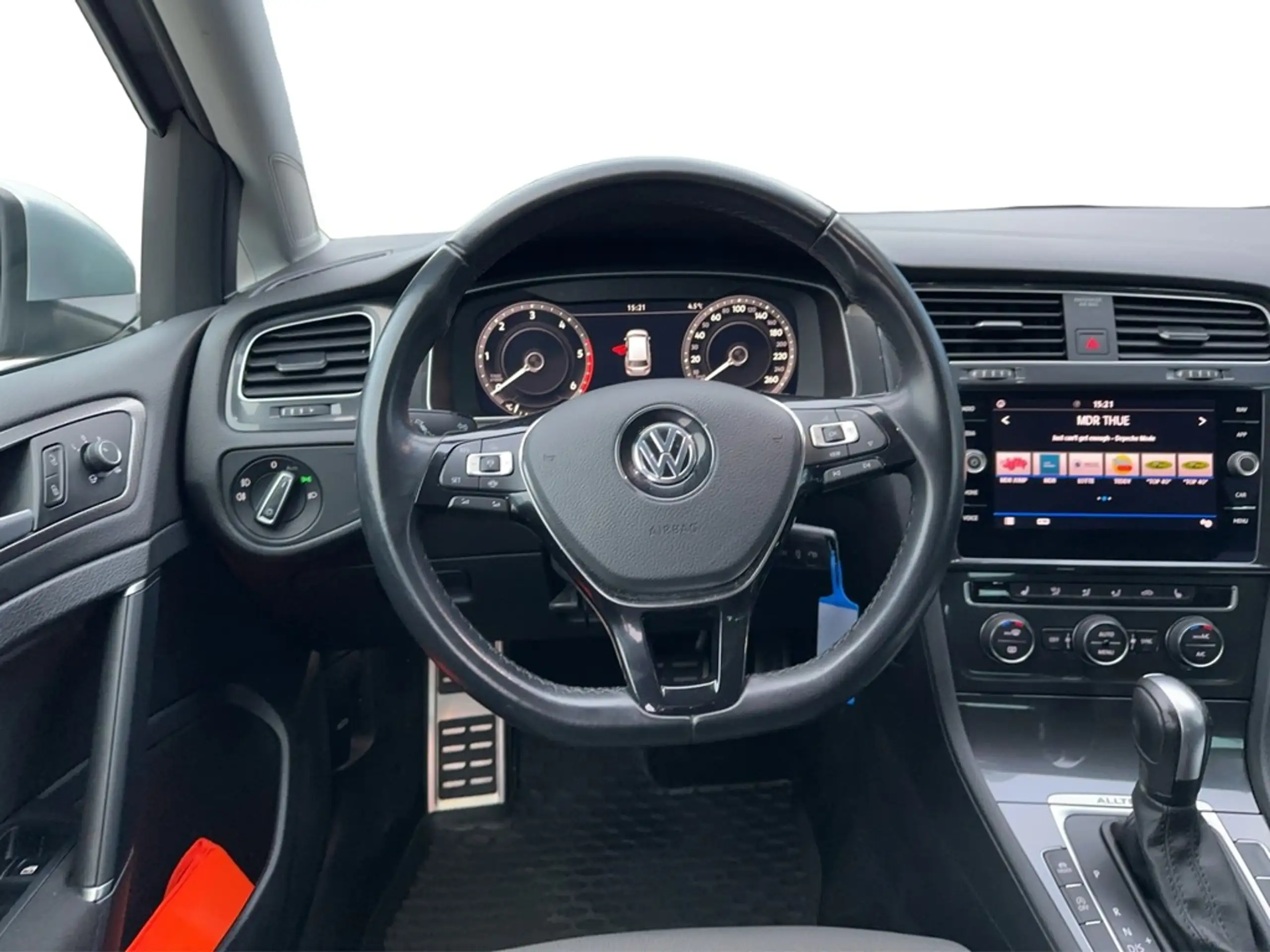 Volkswagen - Golf