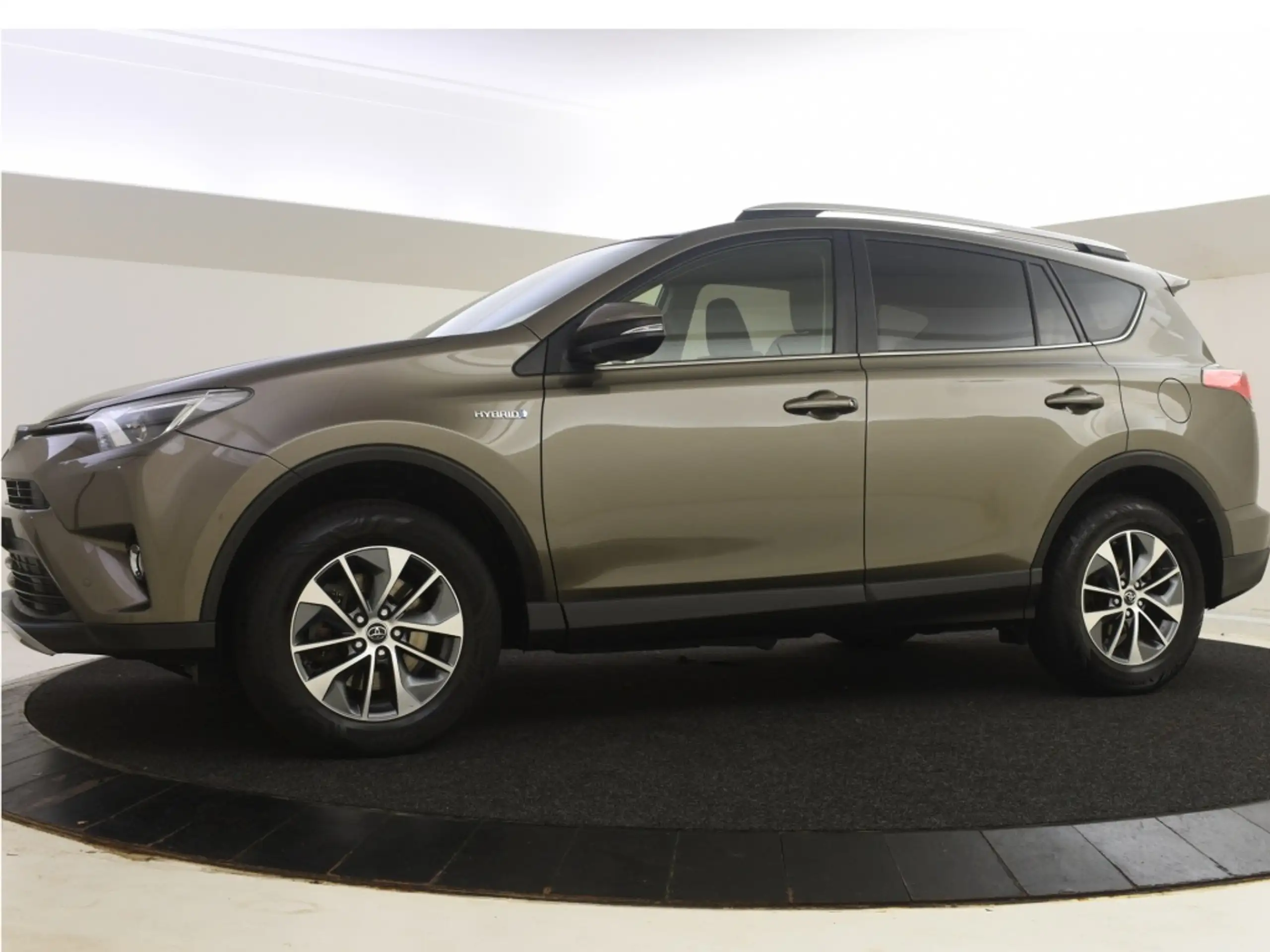 Toyota - RAV 4