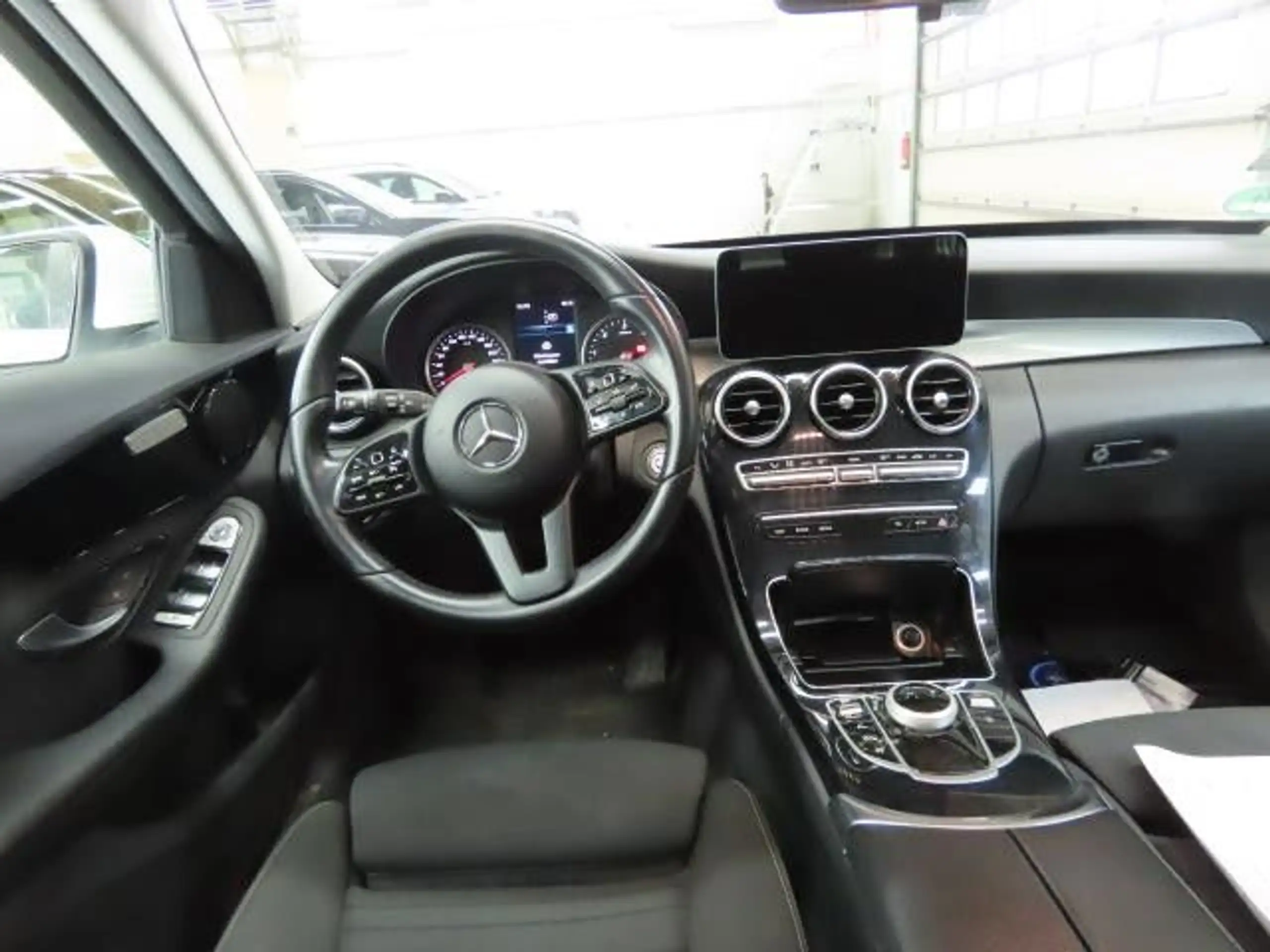 Mercedes-Benz - C 220