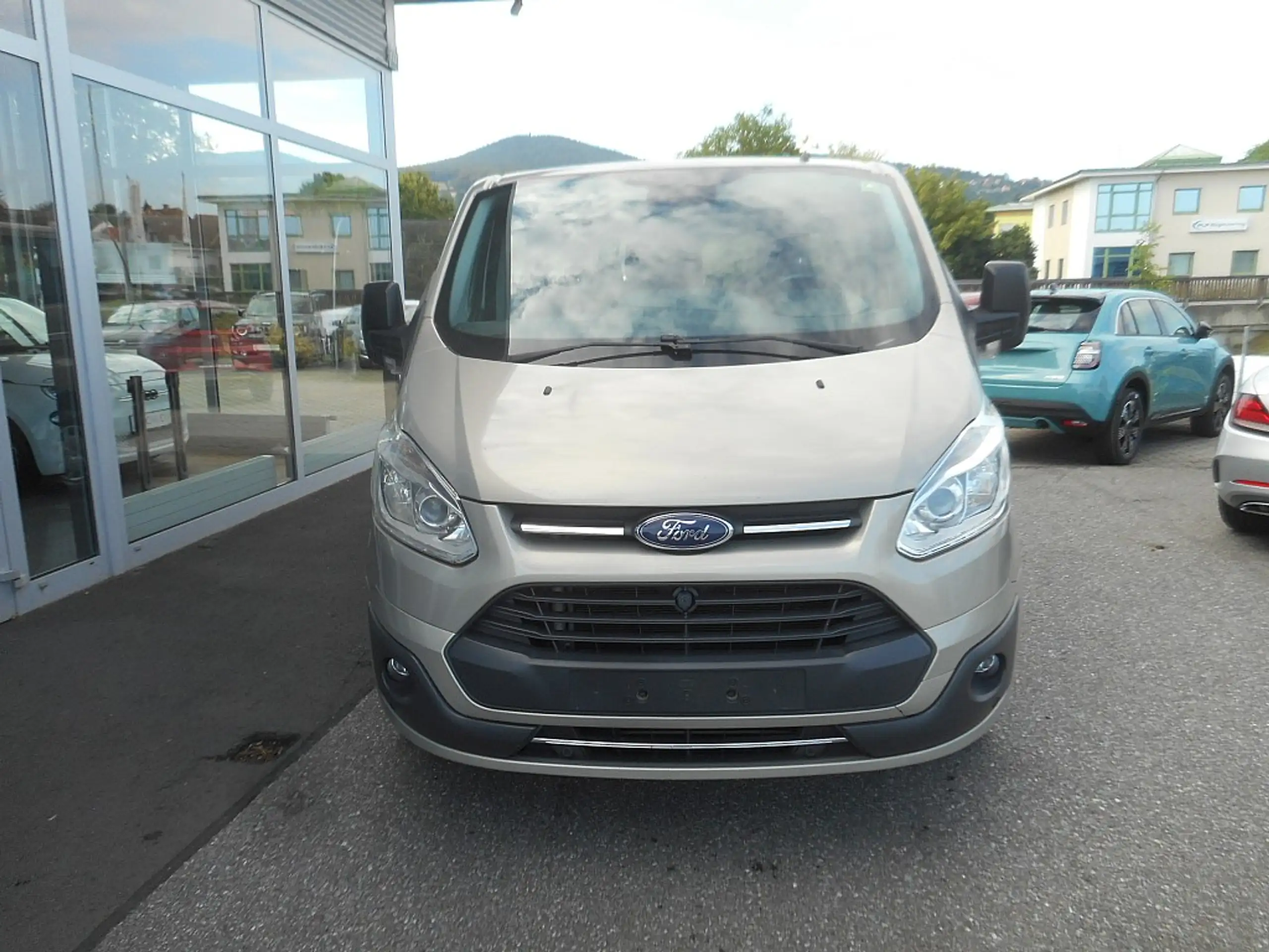 Ford - Transit Custom